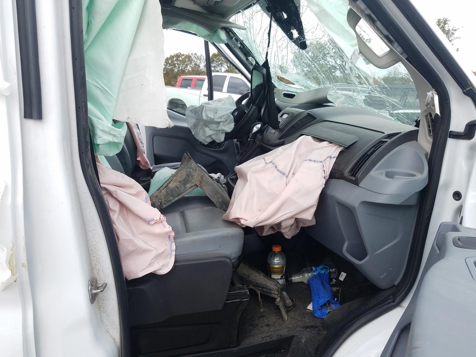 Photo 5 from auction – 2017 FORD TRANSIT T- with VIN 1FTYR2CM3HKB24878