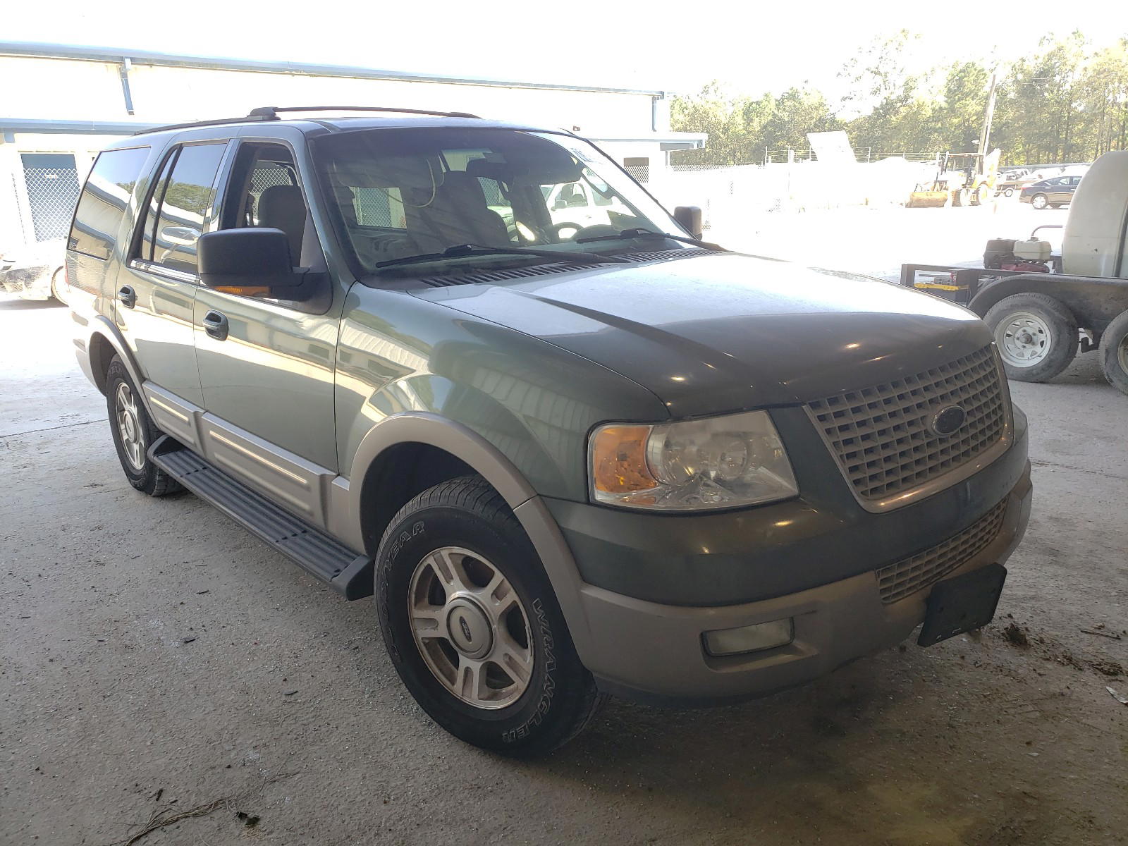 FORD EXPEDITION 2003 with VIN 1FMFU17LX3LA73265 - Photo from auction