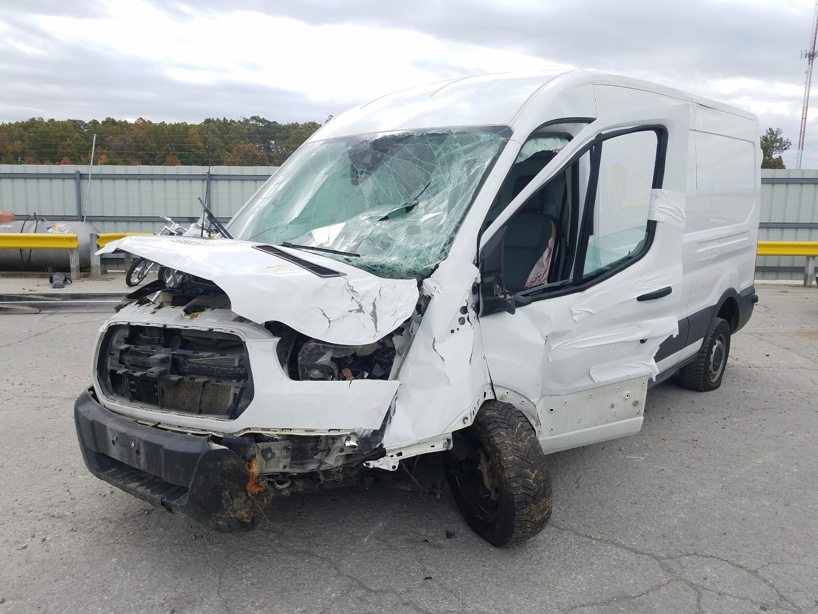 Photo 2 from auction – 2017 FORD TRANSIT T- with VIN 1FTYR2CM3HKB24878