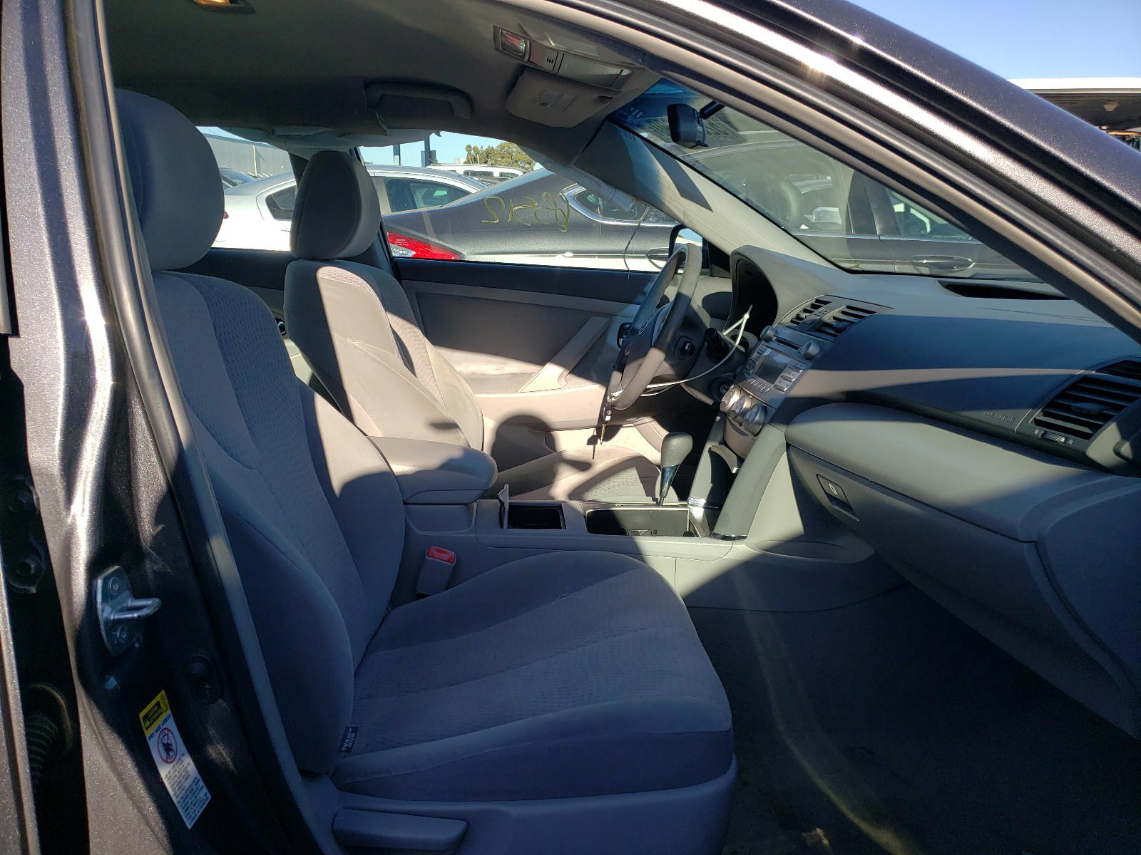 Photo 5 from auction – 2011 TOYOTA CAMRY BASE with VIN 4T1BF3EK0BU618526