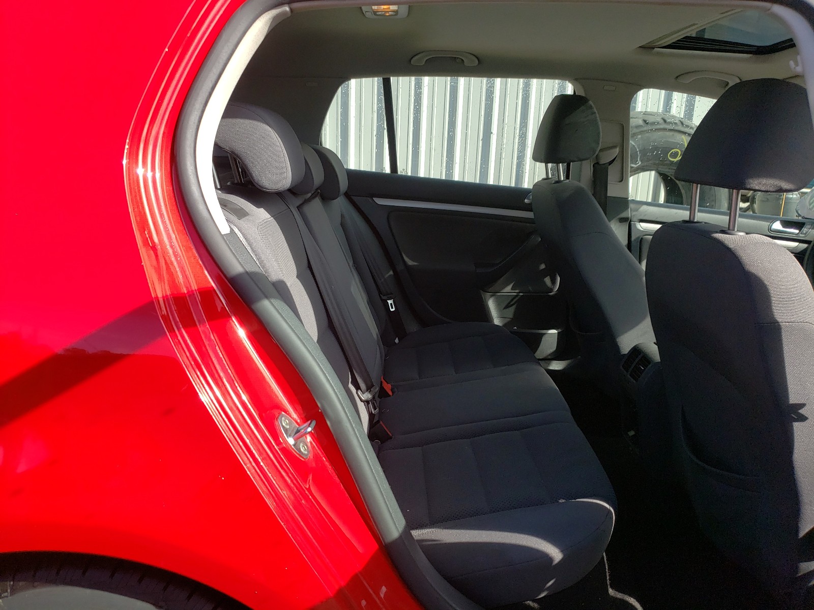 Photo 6 from auction – 2008 VOLKSWAGEN RABBIT with VIN WVWDB71K38W294202