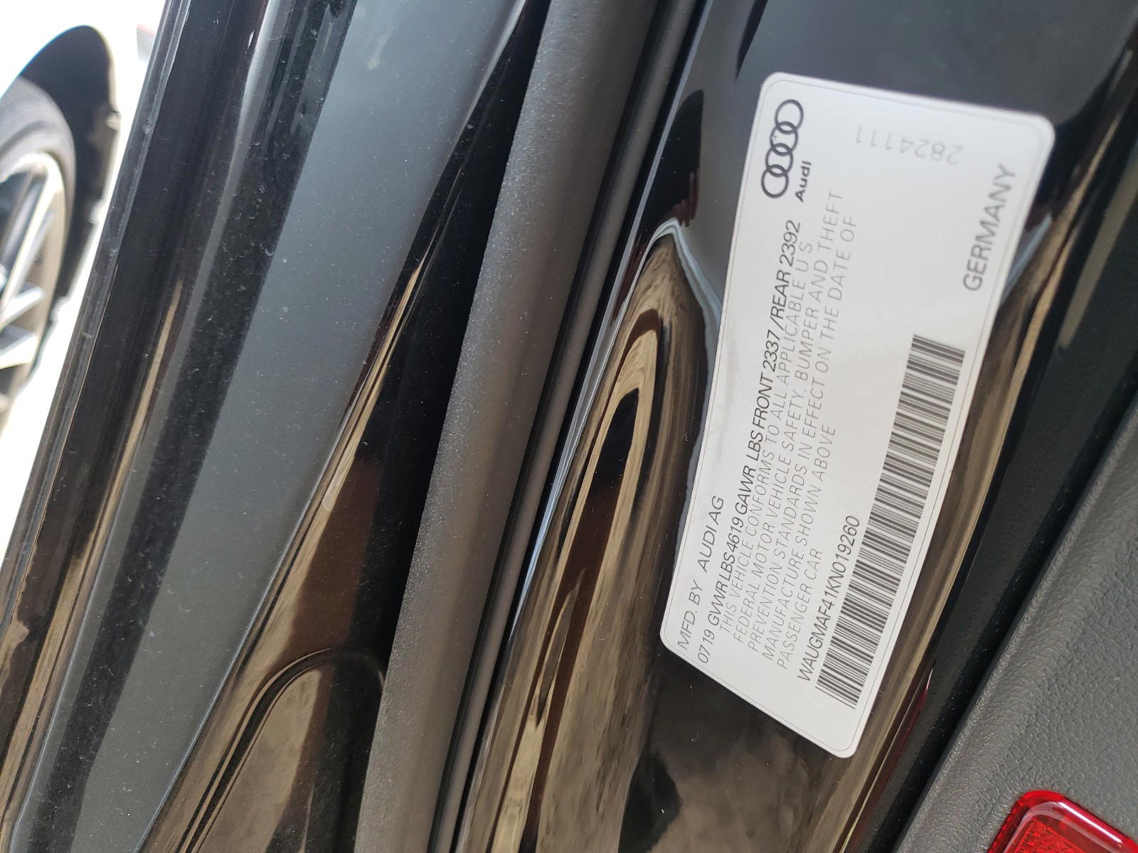 Photo 10 from auction – 2019 AUDI A4 PREMIUM with VIN WAUGMAF41KN019260