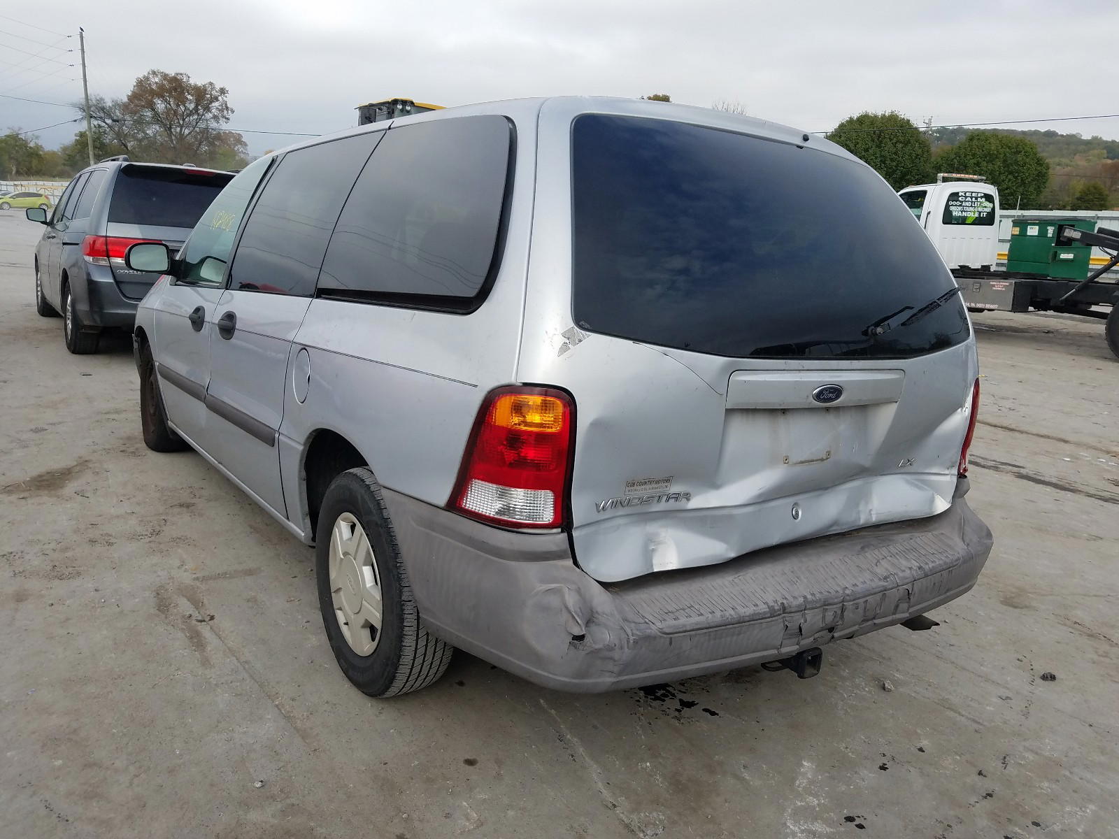 Photo 3 from auction – 2002 FORD WINDSTAR L with VIN 2FMZA504X2BB81318