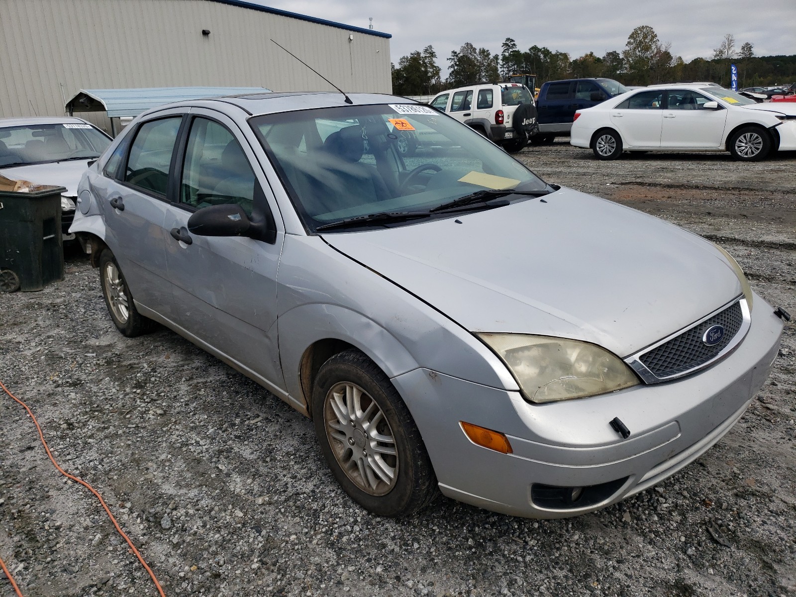 FORD FOCUS ZX4 2005 with VIN 1FAFP34N05W102647 - Photo from auction