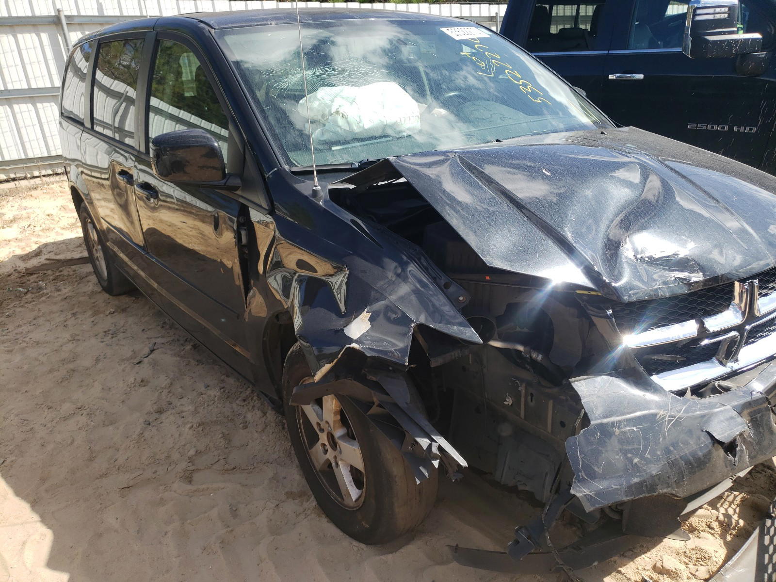 Photo 9 from auction – 2011 DODGE CARAVAN with VIN 2D4RN3DG6BR617514