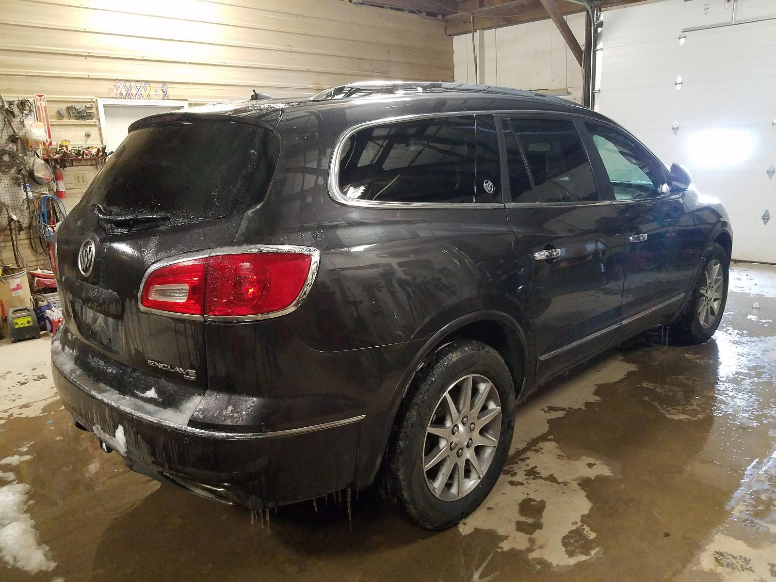 Photo 4 from auction – 2015 BUICK ENCLAVE with VIN 5GAKVBKD0FJ197763