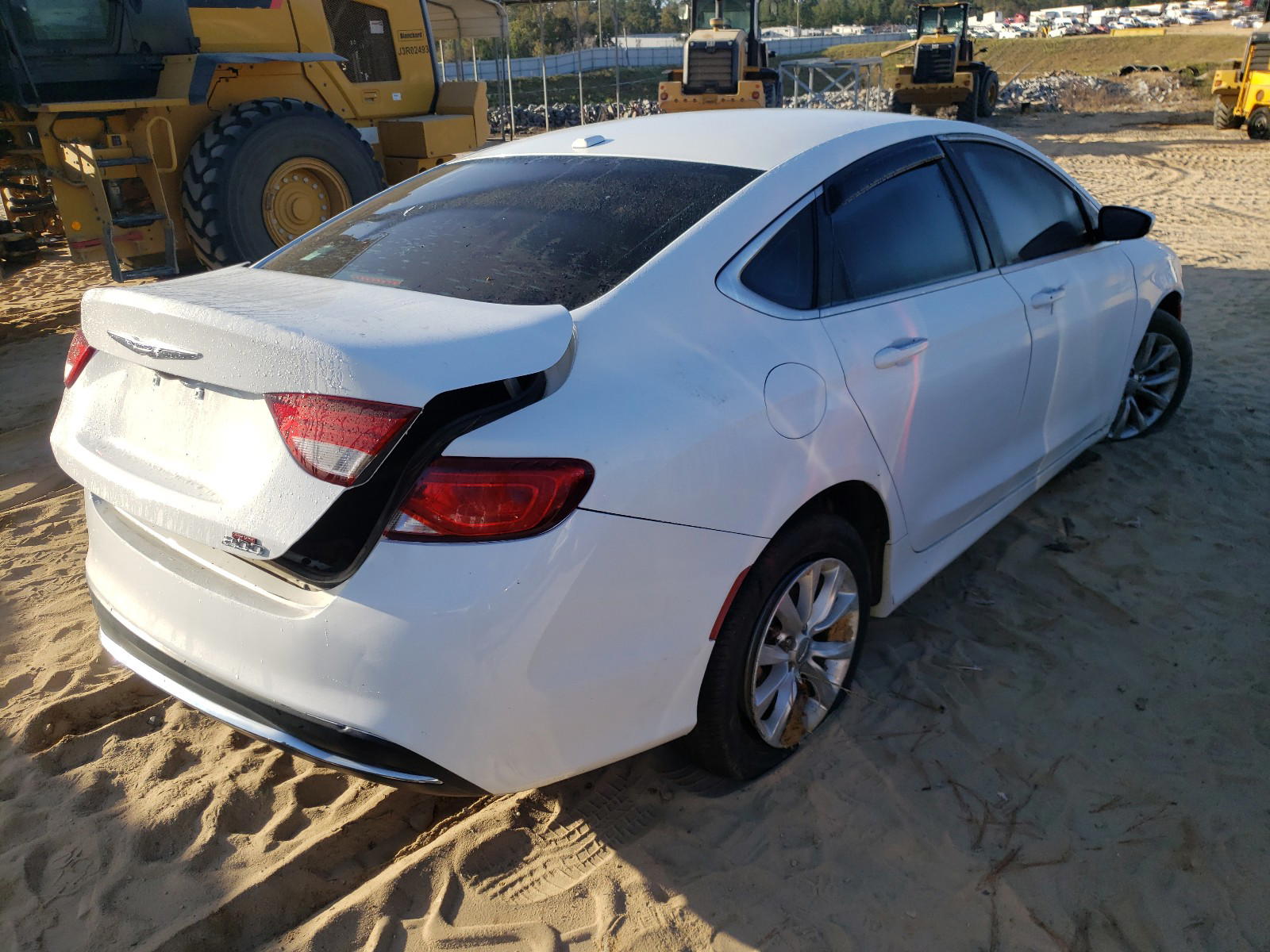 Photo 4 from auction – 2015 CHRYSLER 200 C with VIN 1C3CCCCB0FN680520