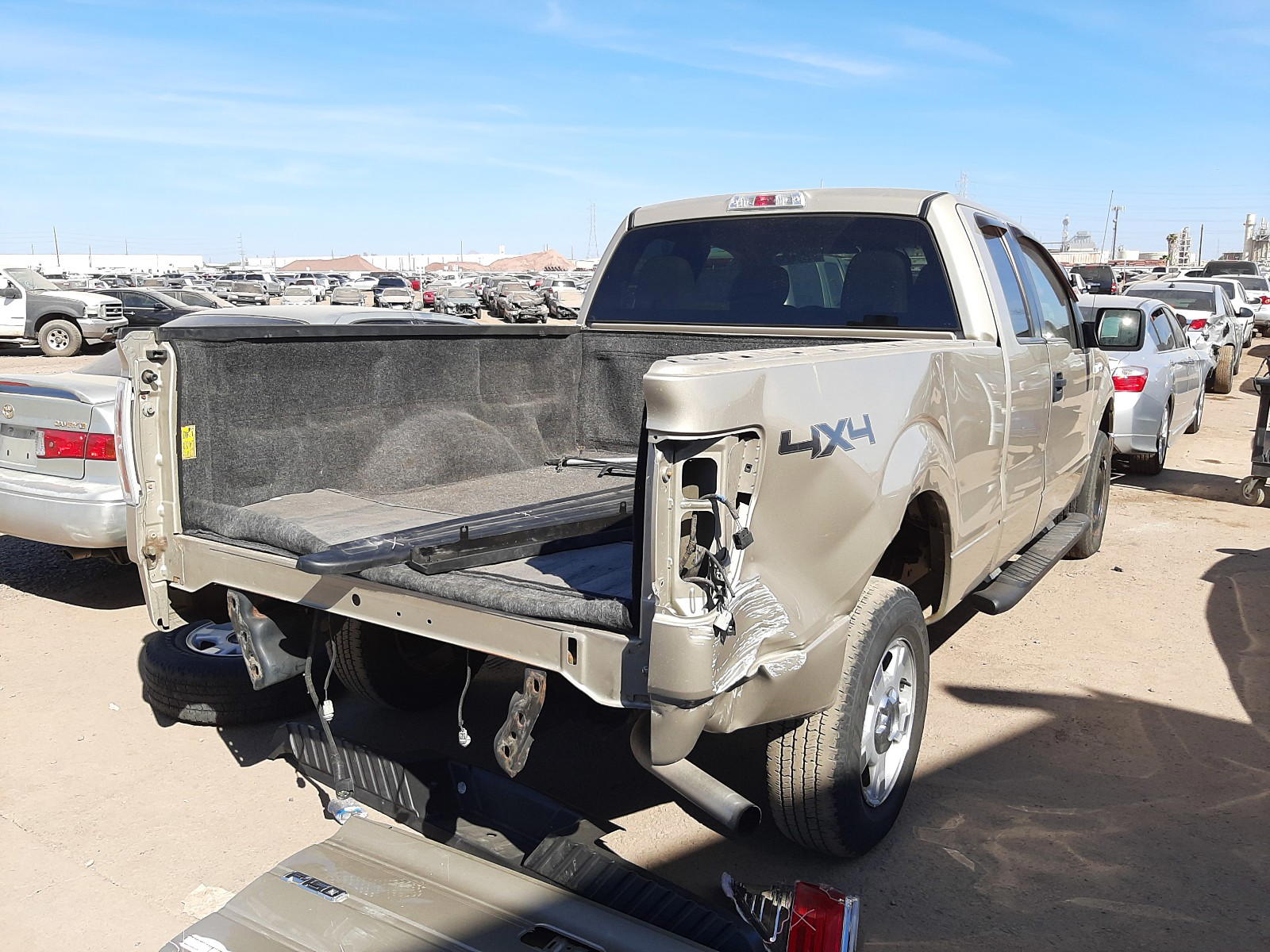 Photo 4 from auction – 2010 FORD F150 SUPER with VIN 1FTEX1E85AFA36237