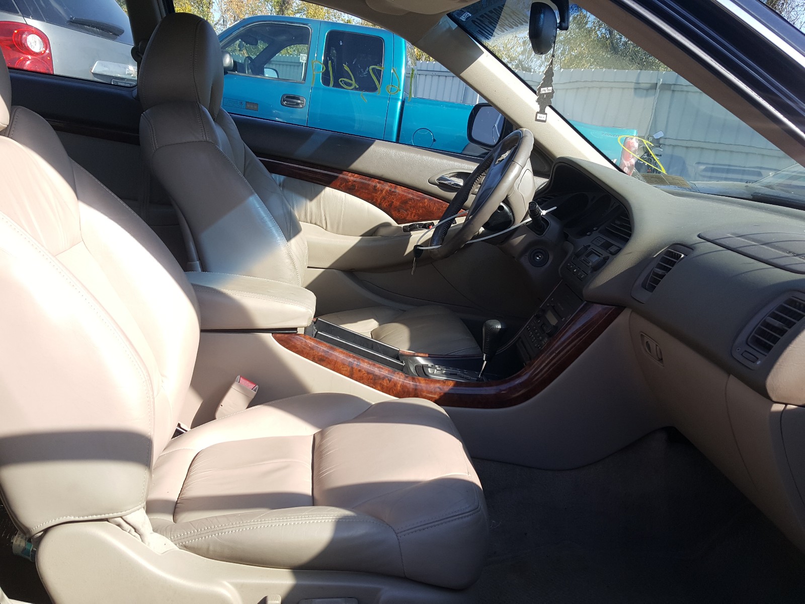 Photo 5 from auction – 2001 ACURA SLX with VIN 19UYA42491A027007
