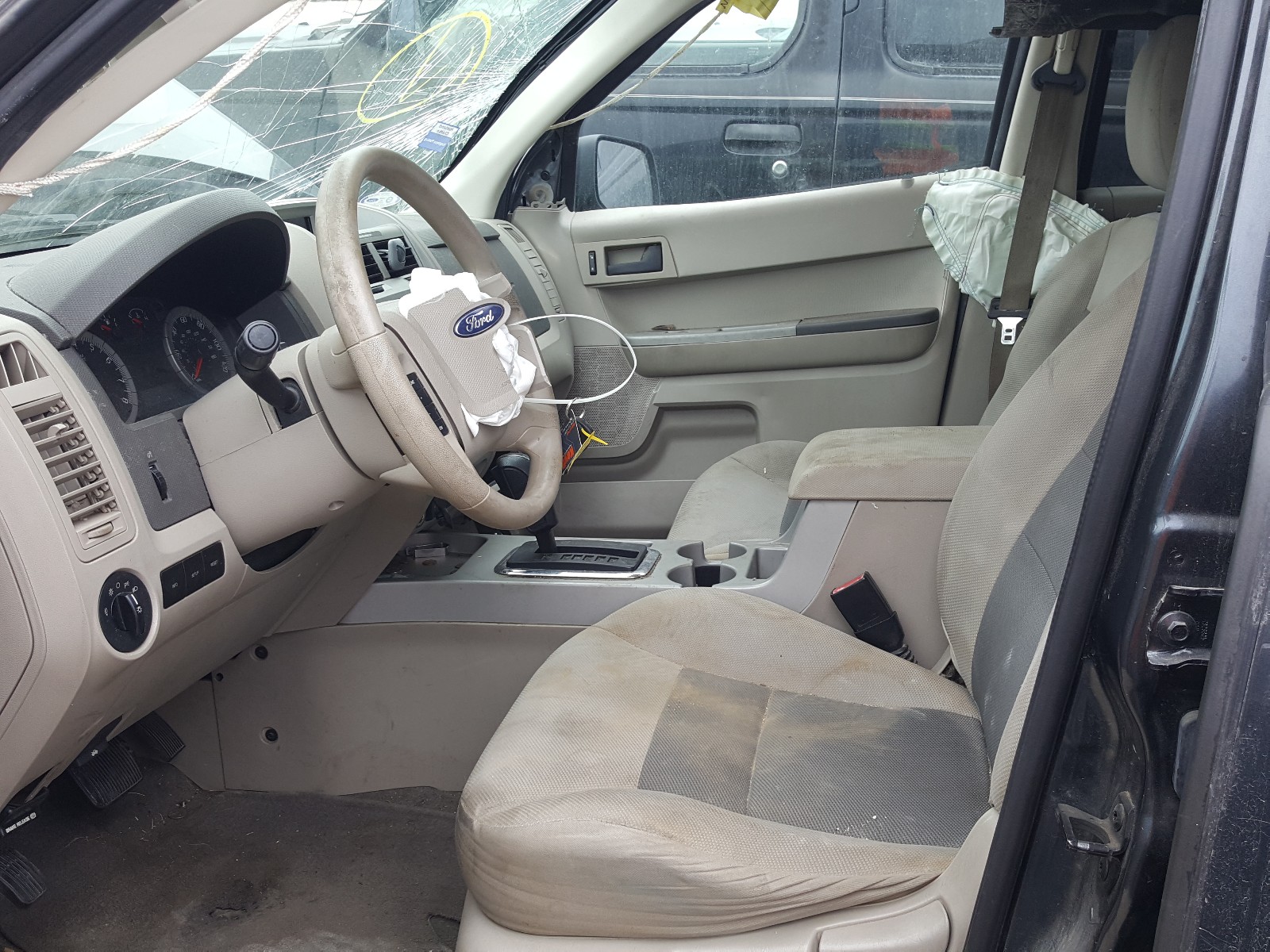 Photo 5 from auction – 2008 FORD ESCAPE XLT with VIN 1FMCU93108KB29085