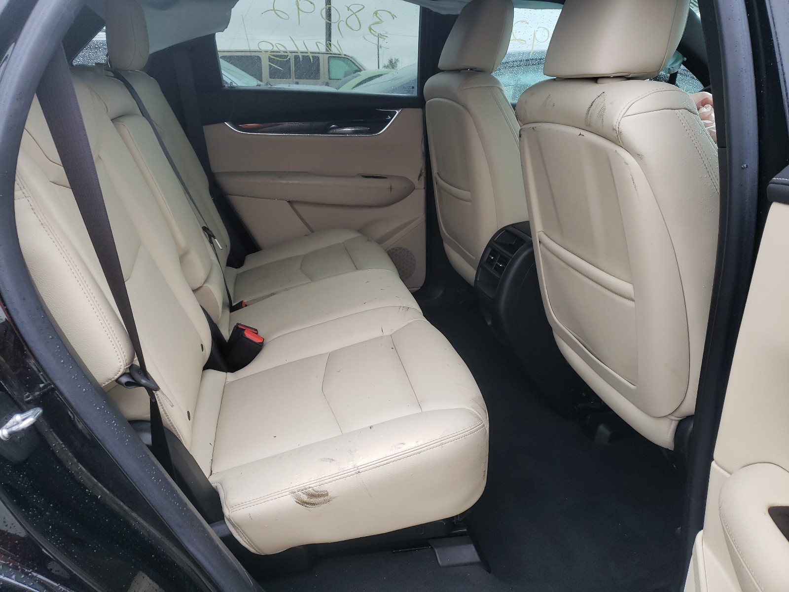 Photo 6 from auction – 2017 CADILLAC XT5 with VIN 1GYKNARS4HZ279300