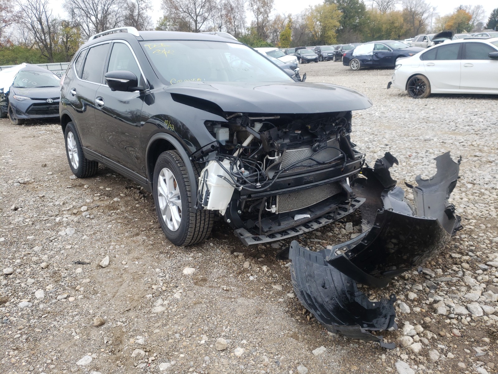 NISSAN ROGUE S 2015 with VIN KNMAT2MV6FP583266 - Photo from auction