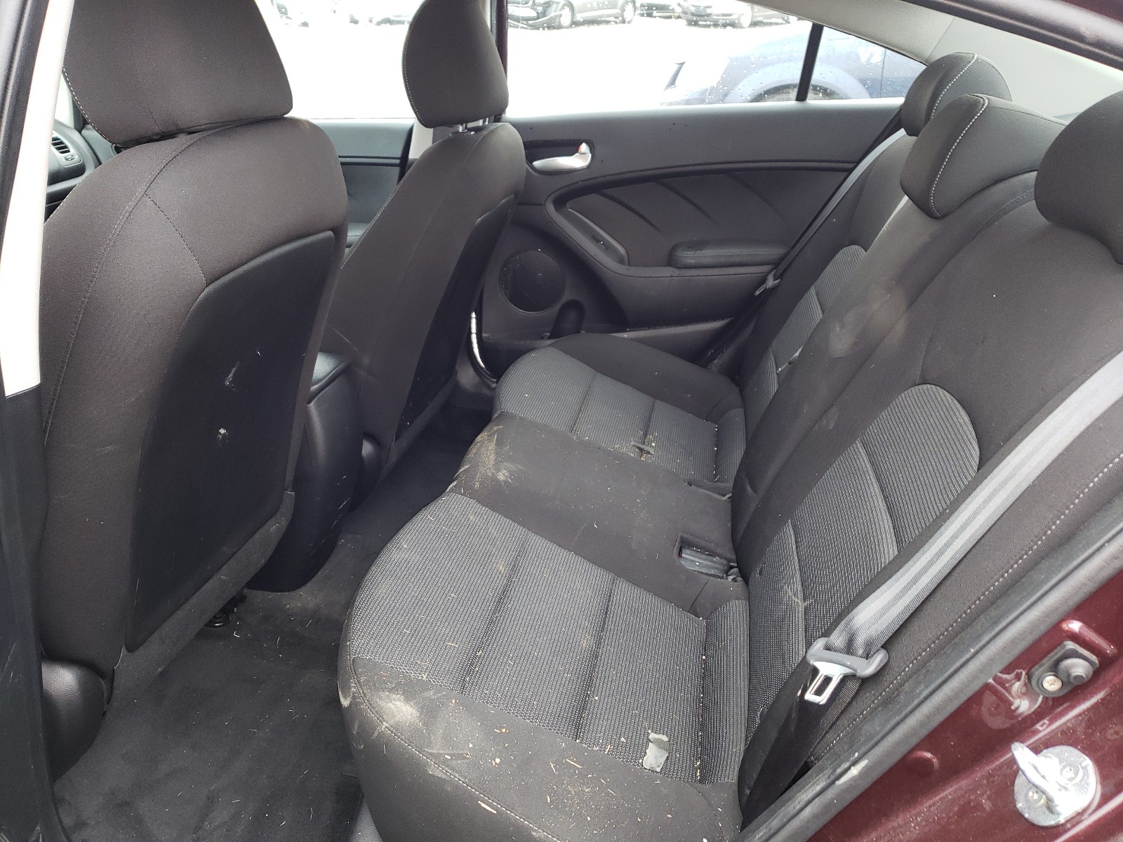 Photo 6 from auction – 2017 KIA FORTE LX with VIN 3KPFK4A79HE056948