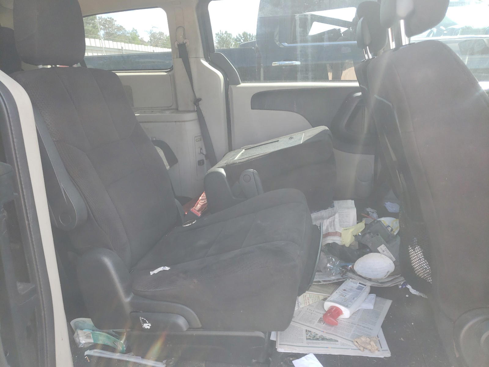 Photo 6 from auction – 2011 DODGE CARAVAN with VIN 2D4RN3DG6BR617514