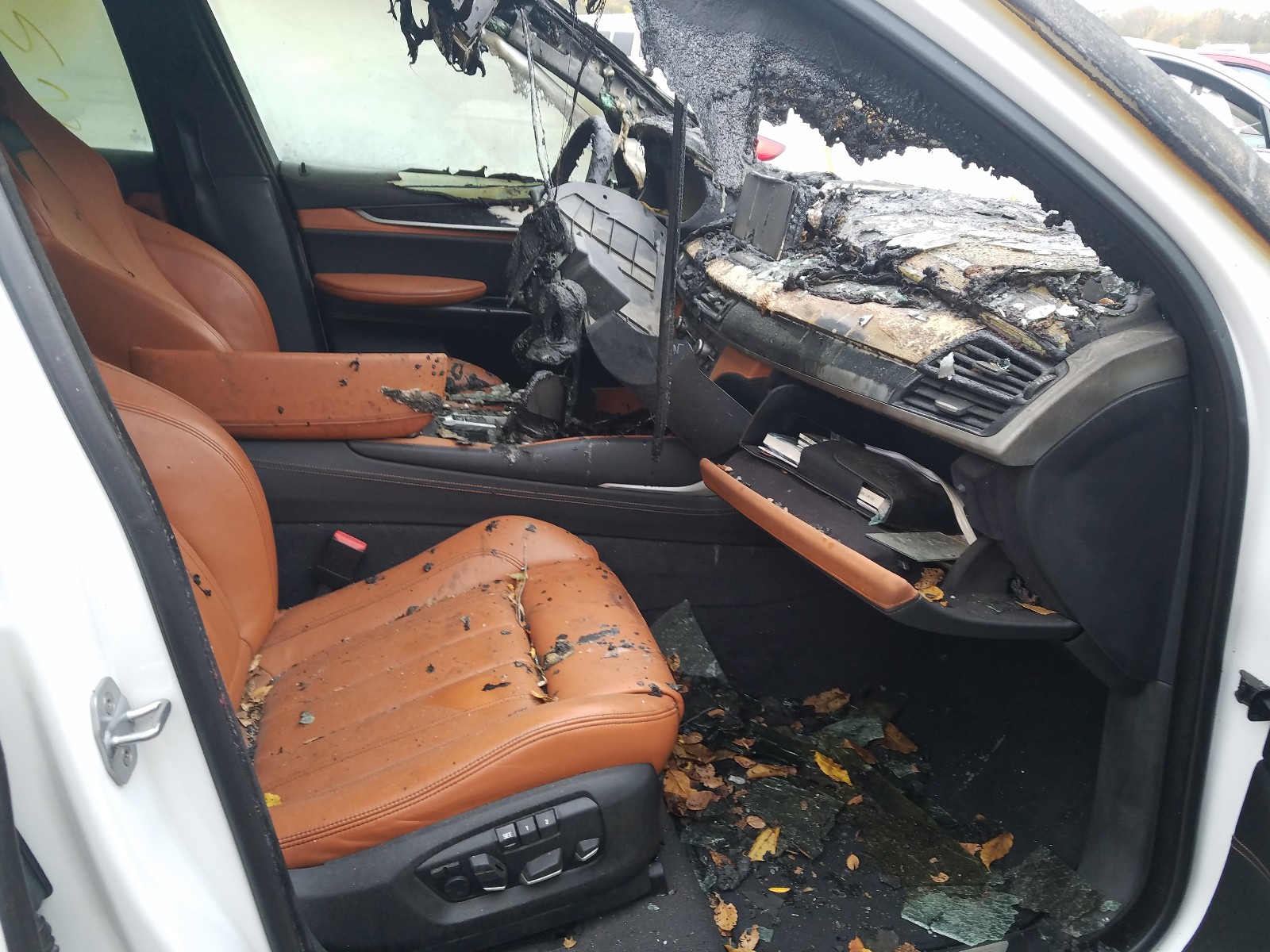 Photo 5 from auction – 2019 BMW X6 M with VIN 5YMKW8C5XK0Y74976