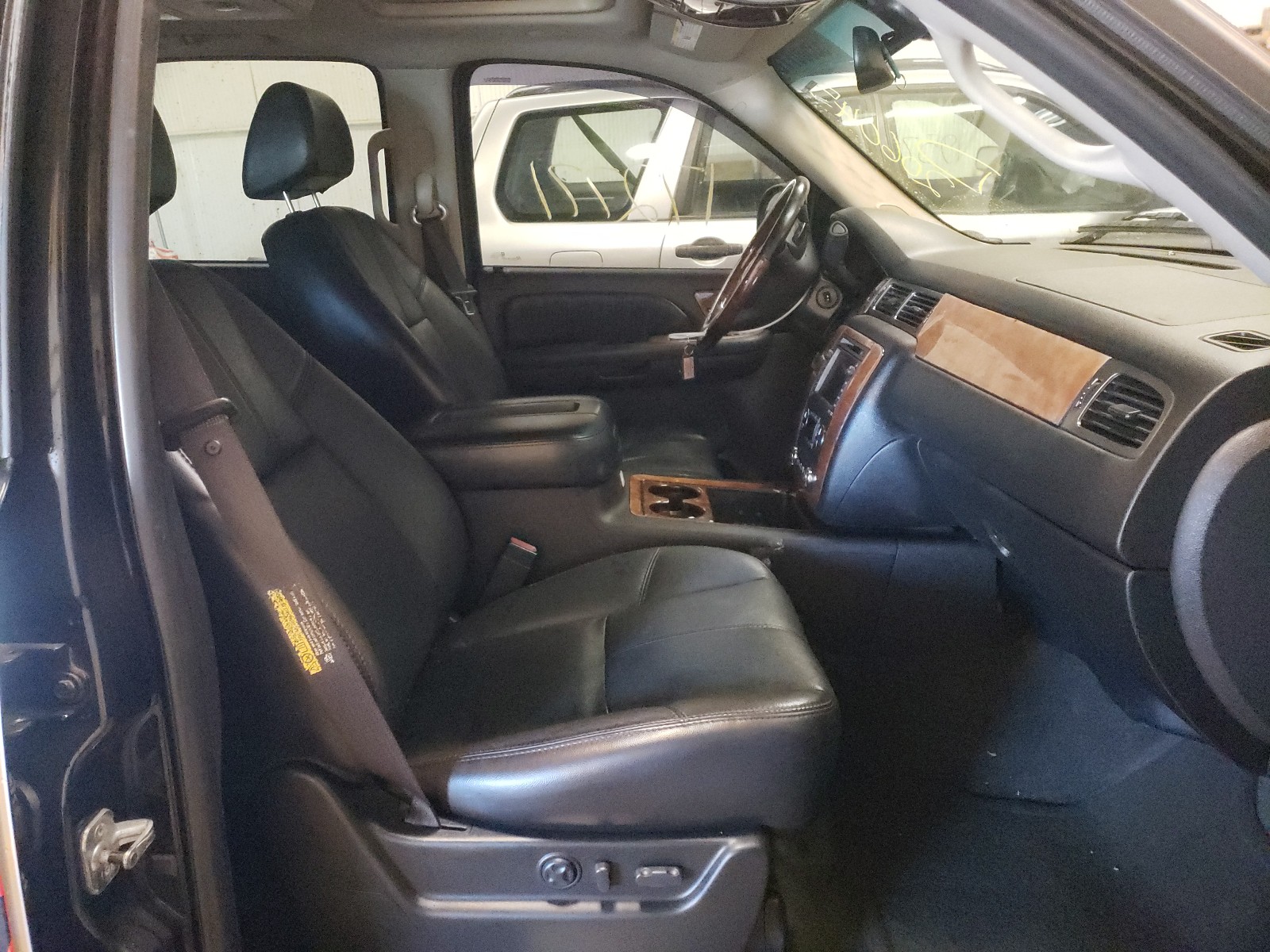 Photo 5 from auction – 2007 GMC YUKON with VIN 1GKFK13097R206045