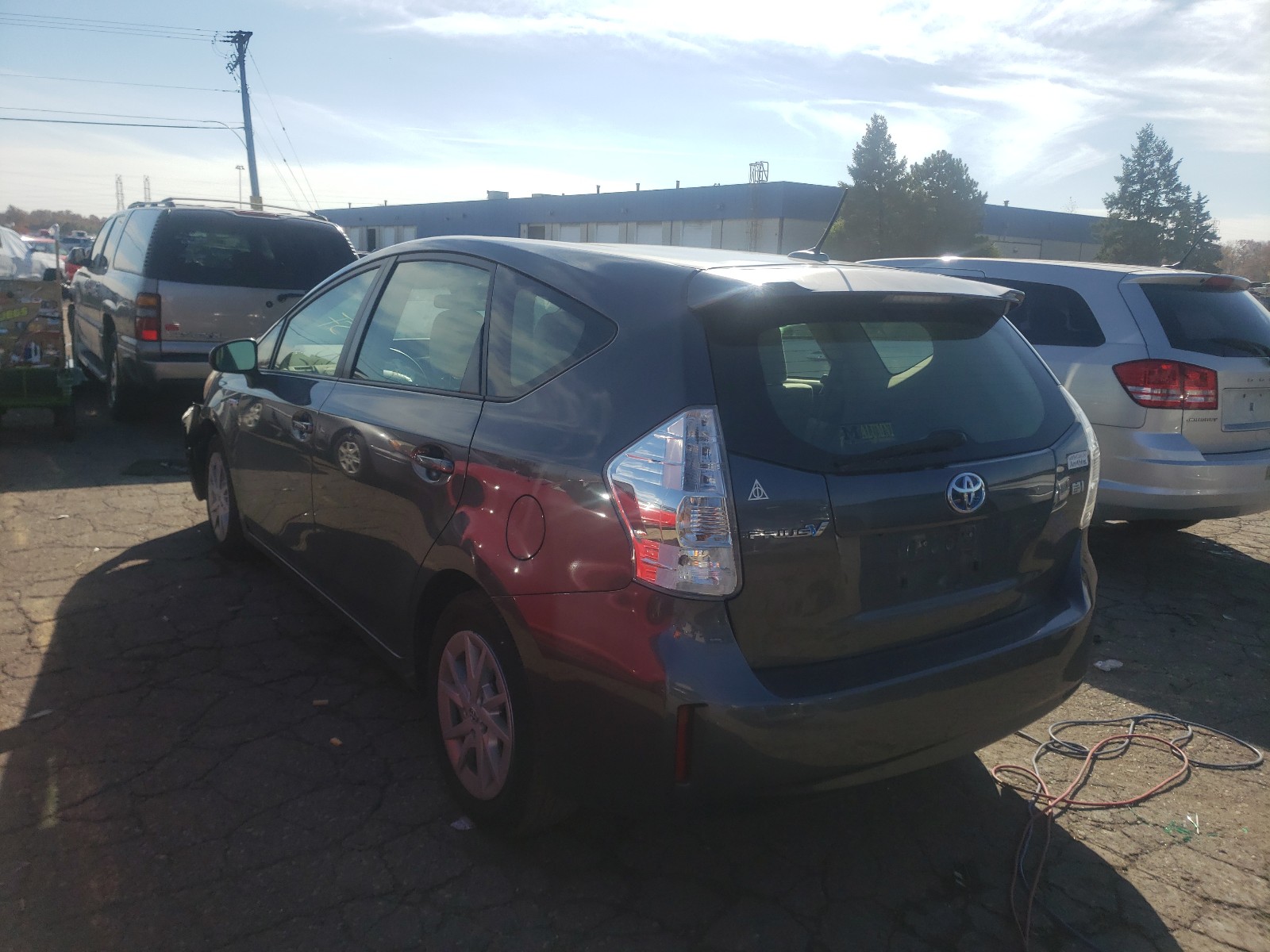 Photo 3 from auction – 2012 TOYOTA PRIUS V with VIN JTDZN3EUXC3112099