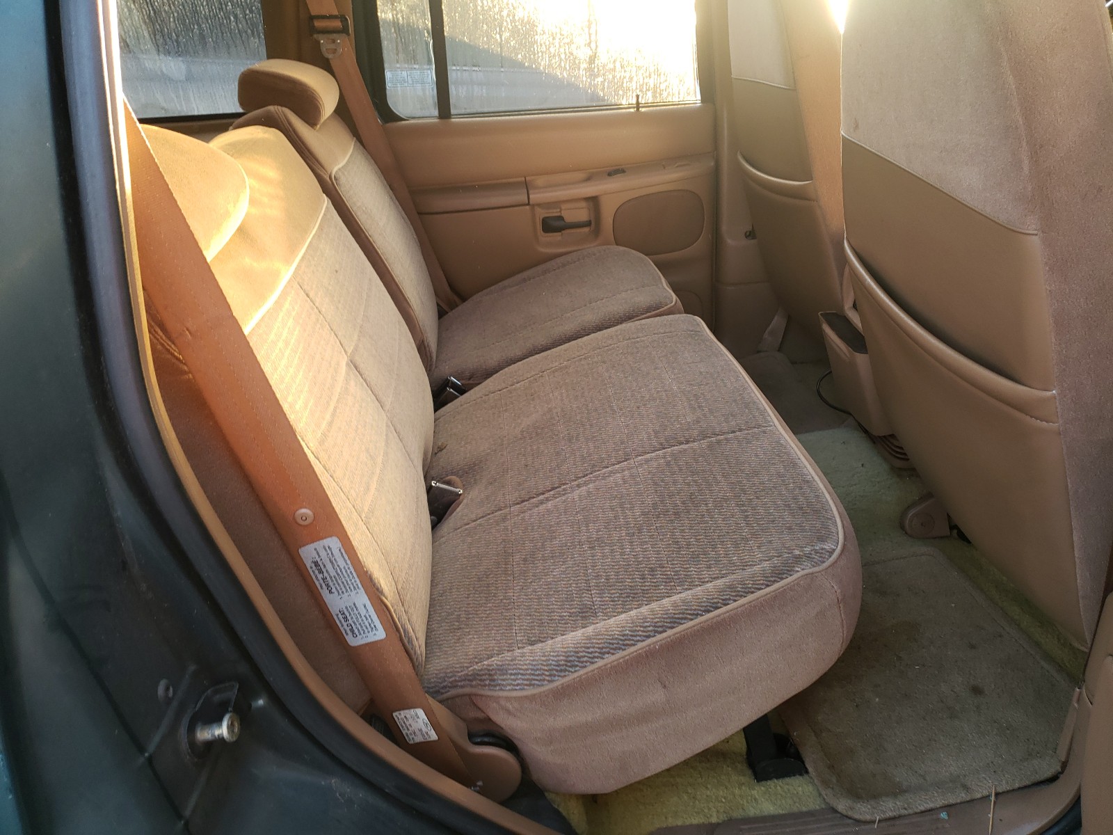 Photo 6 from auction – 1996 FORD EXPLORER with VIN 1FMDU32X6TUA61072