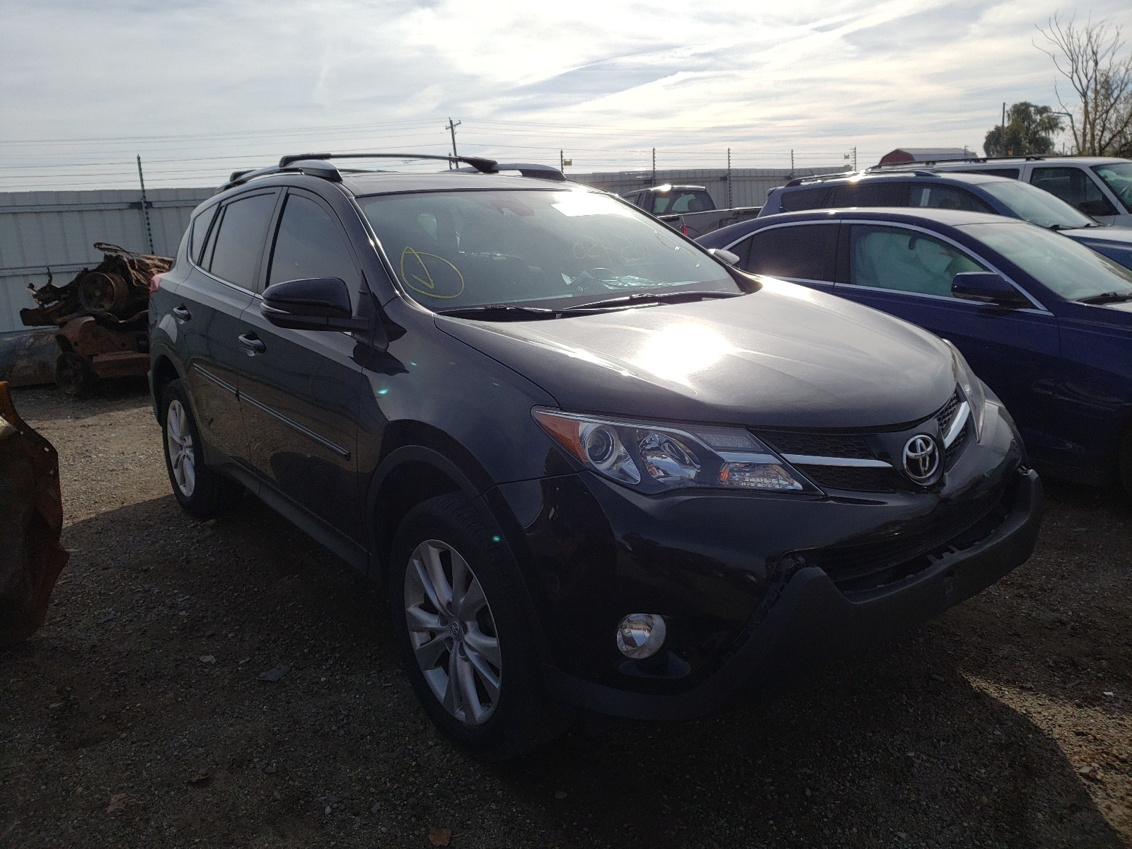 TOYOTA RAV4 LIMIT 2015 with VIN 2T3YFREV0FW196228 - Photo from auction