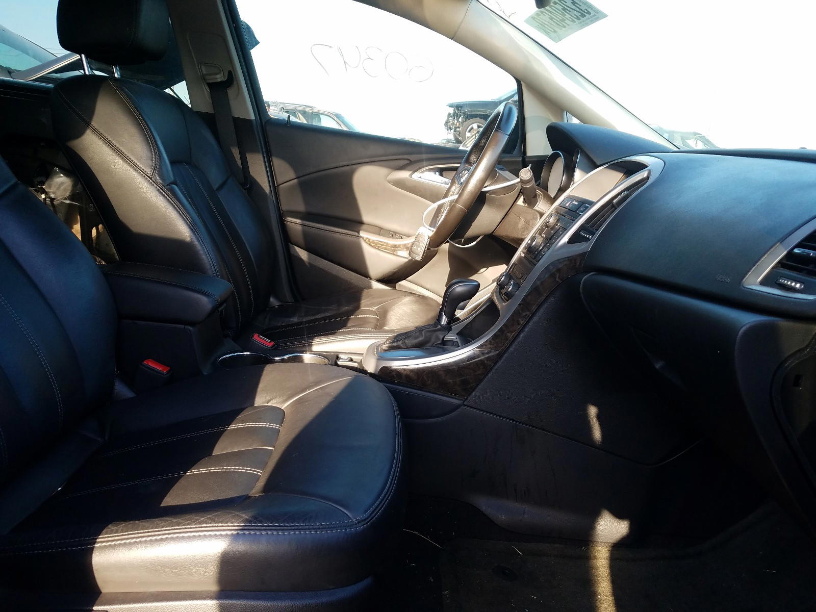 Photo 5 from auction – 2015 BUICK VERANO with VIN 1G4PS5SK3F4100238