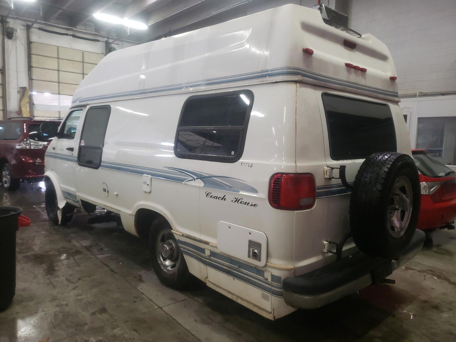 Photo 3 from auction – 2000 COAH TL with VIN 2B6KB31Z6YK109496