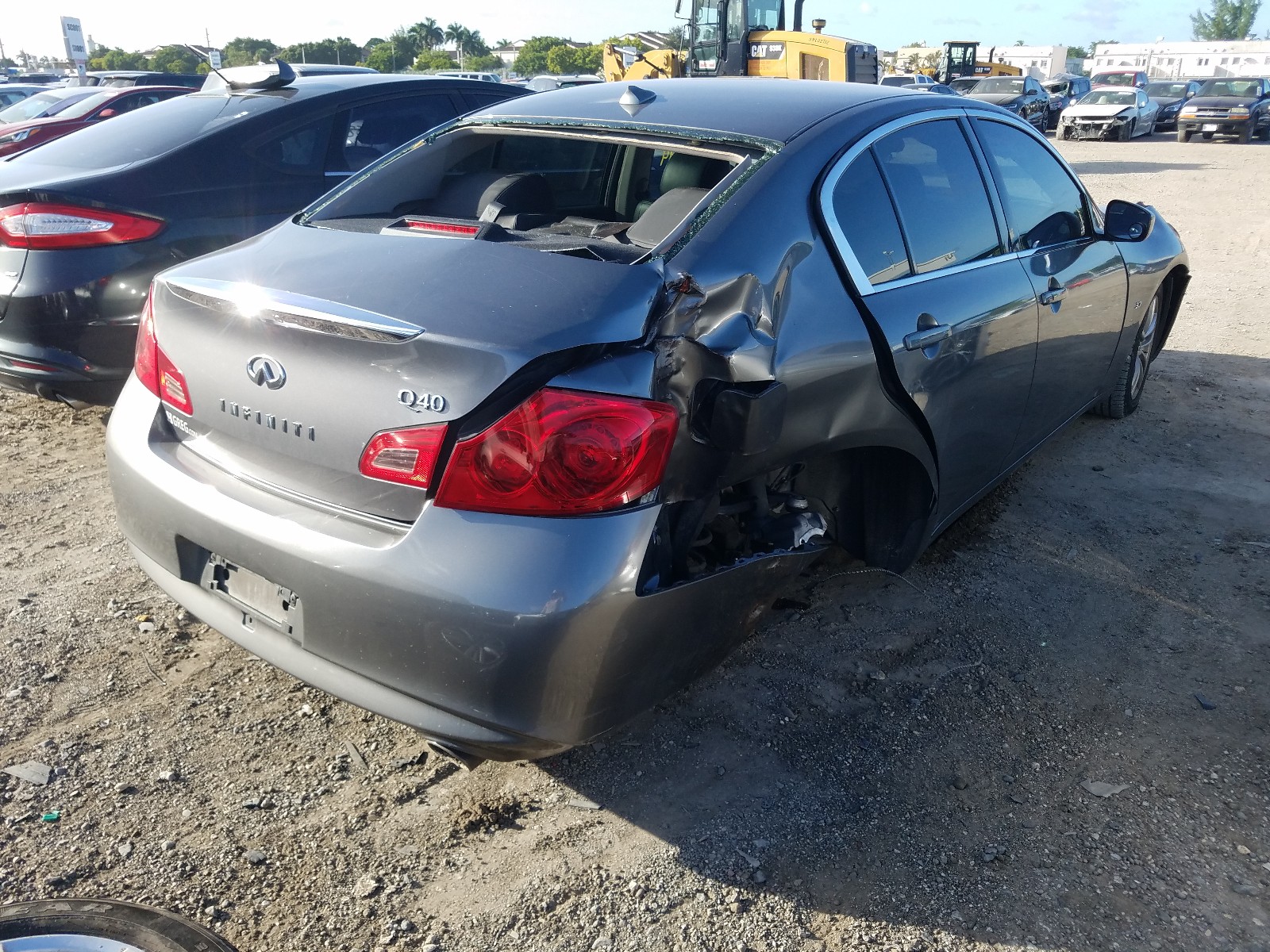 Photo 4 from auction – 2015 INFINITI Q40 with VIN JN1CV6AP7FM501842