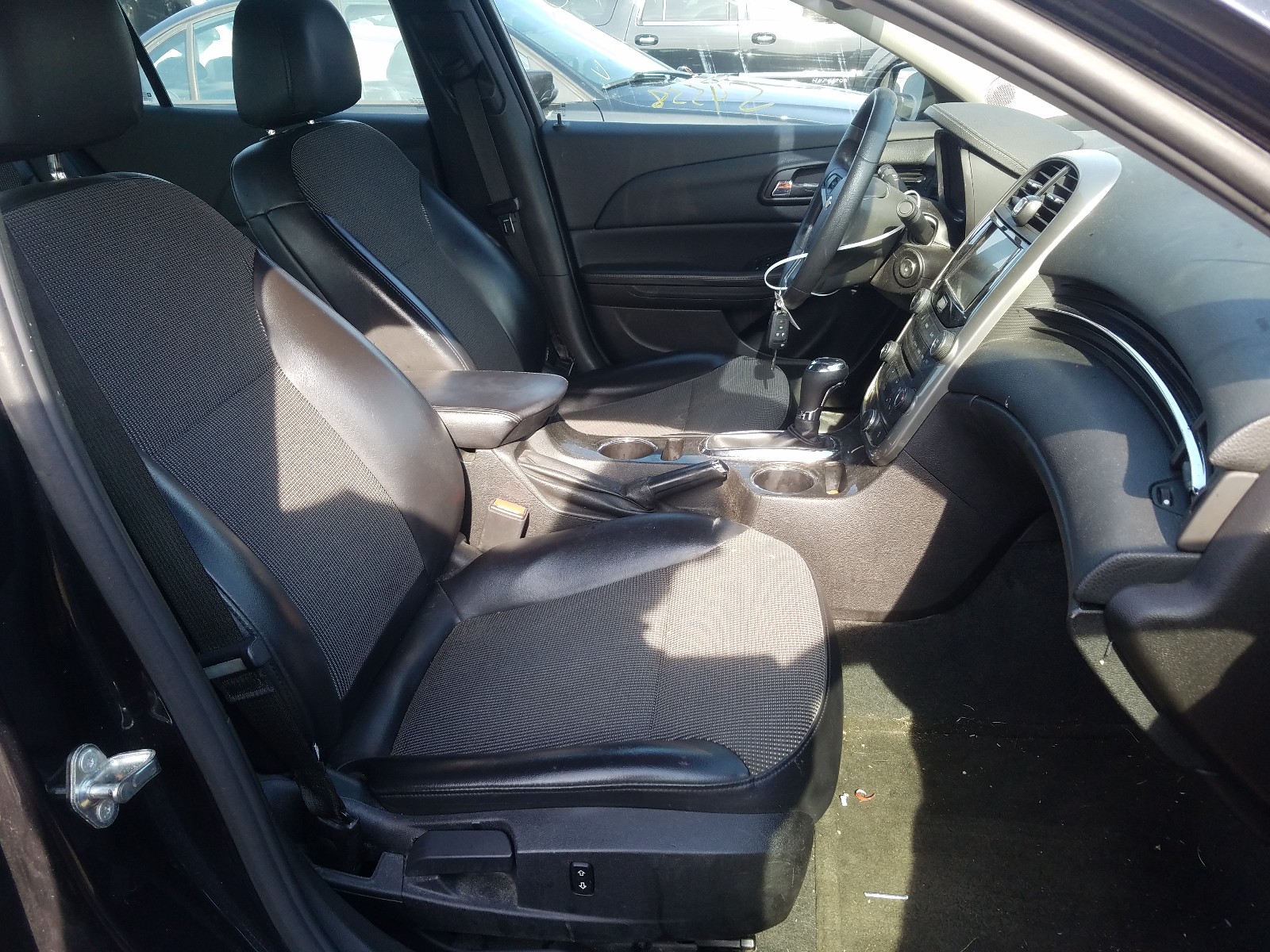Photo 5 from auction – 2015 CHEVROLET MALIBU 1LT with VIN 1G11C5SLXFF192316