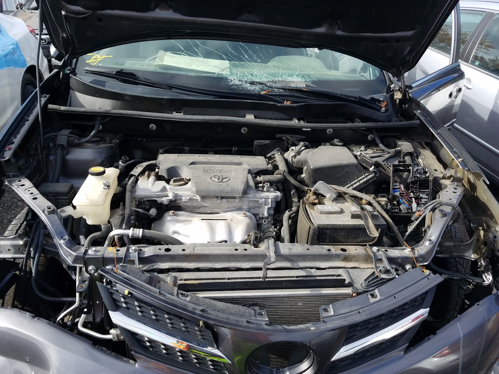 Photo 7 from auction – 2015 TOYOTA RAV4 LE with VIN 2T3ZFREV6FW211657