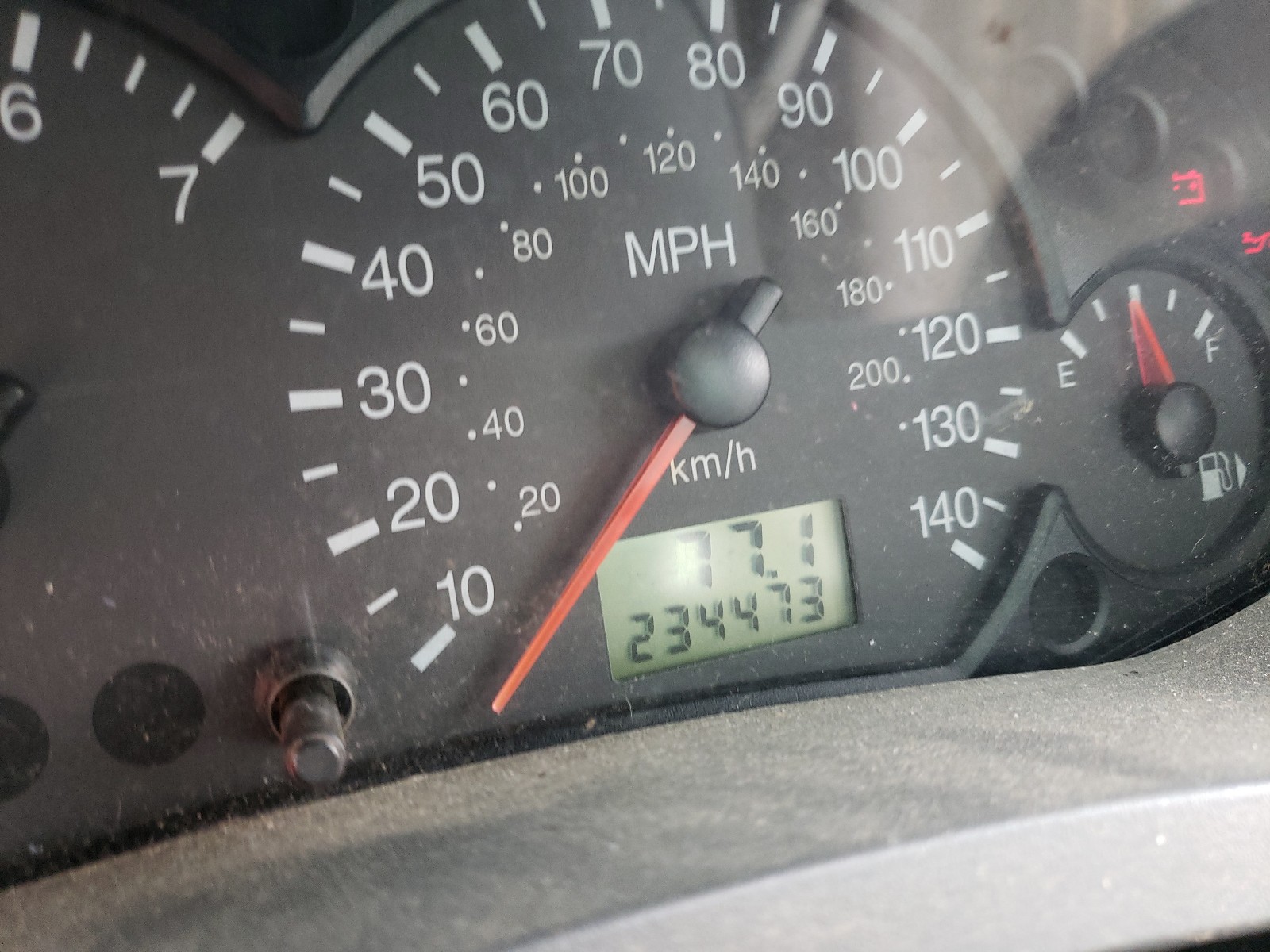 Photo 8 from auction – 2005 FORD FOCUS ZX4 with VIN 1FAFP34N05W102647