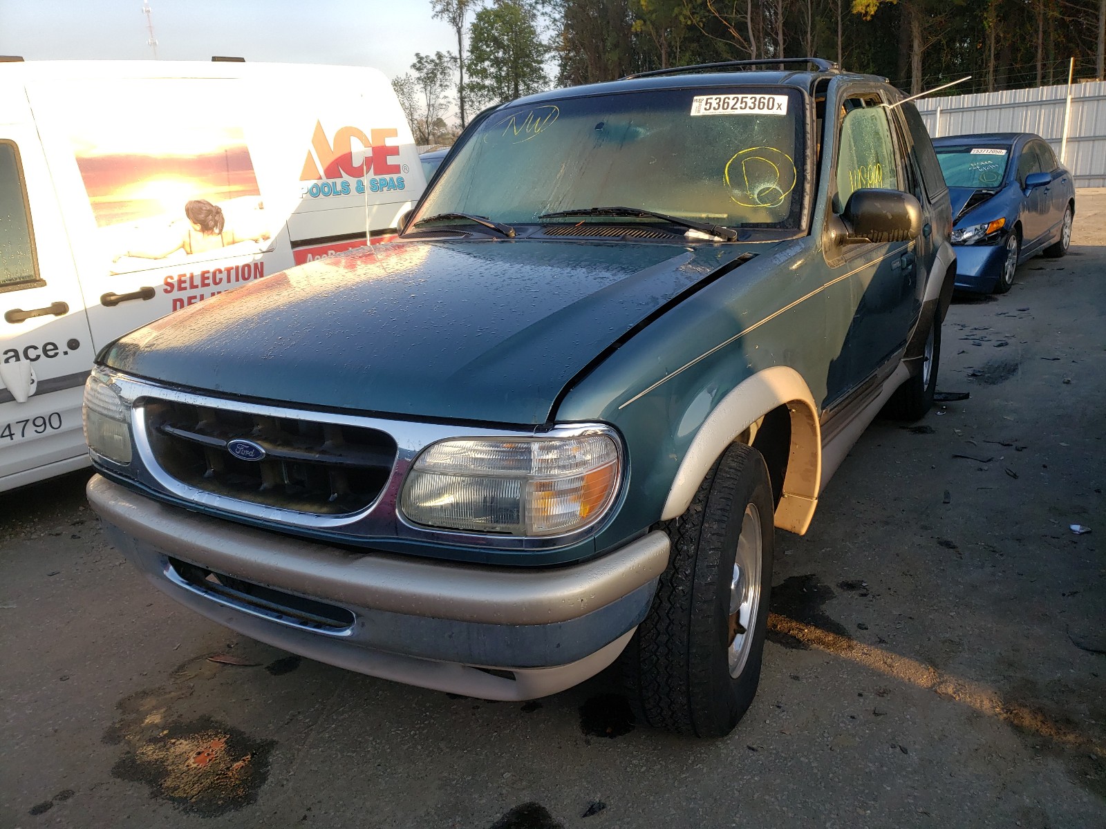 Photo 2 from auction – 1996 FORD EXPLORER with VIN 1FMDU32X6TUA61072