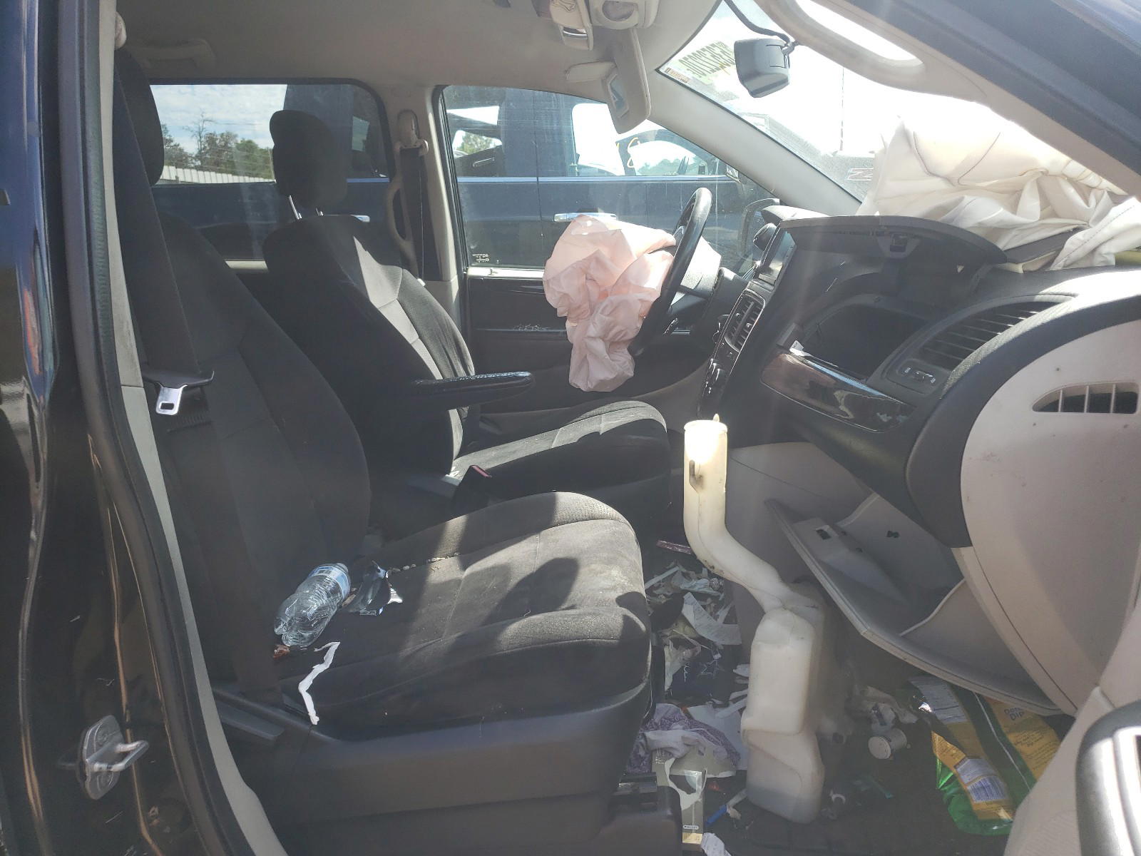 Photo 5 from auction – 2011 DODGE CARAVAN with VIN 2D4RN3DG6BR617514