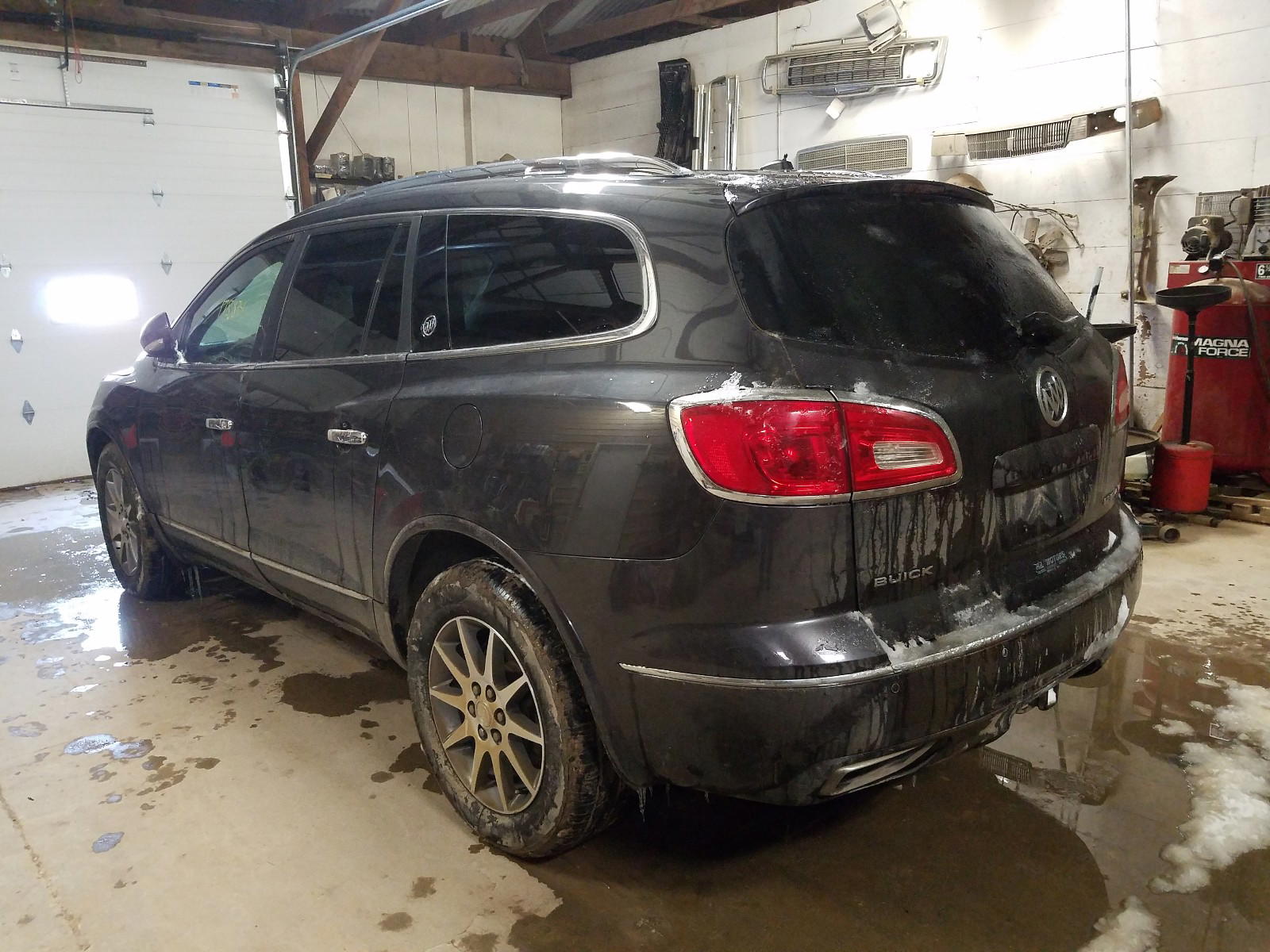 Photo 3 from auction – 2015 BUICK ENCLAVE with VIN 5GAKVBKD0FJ197763