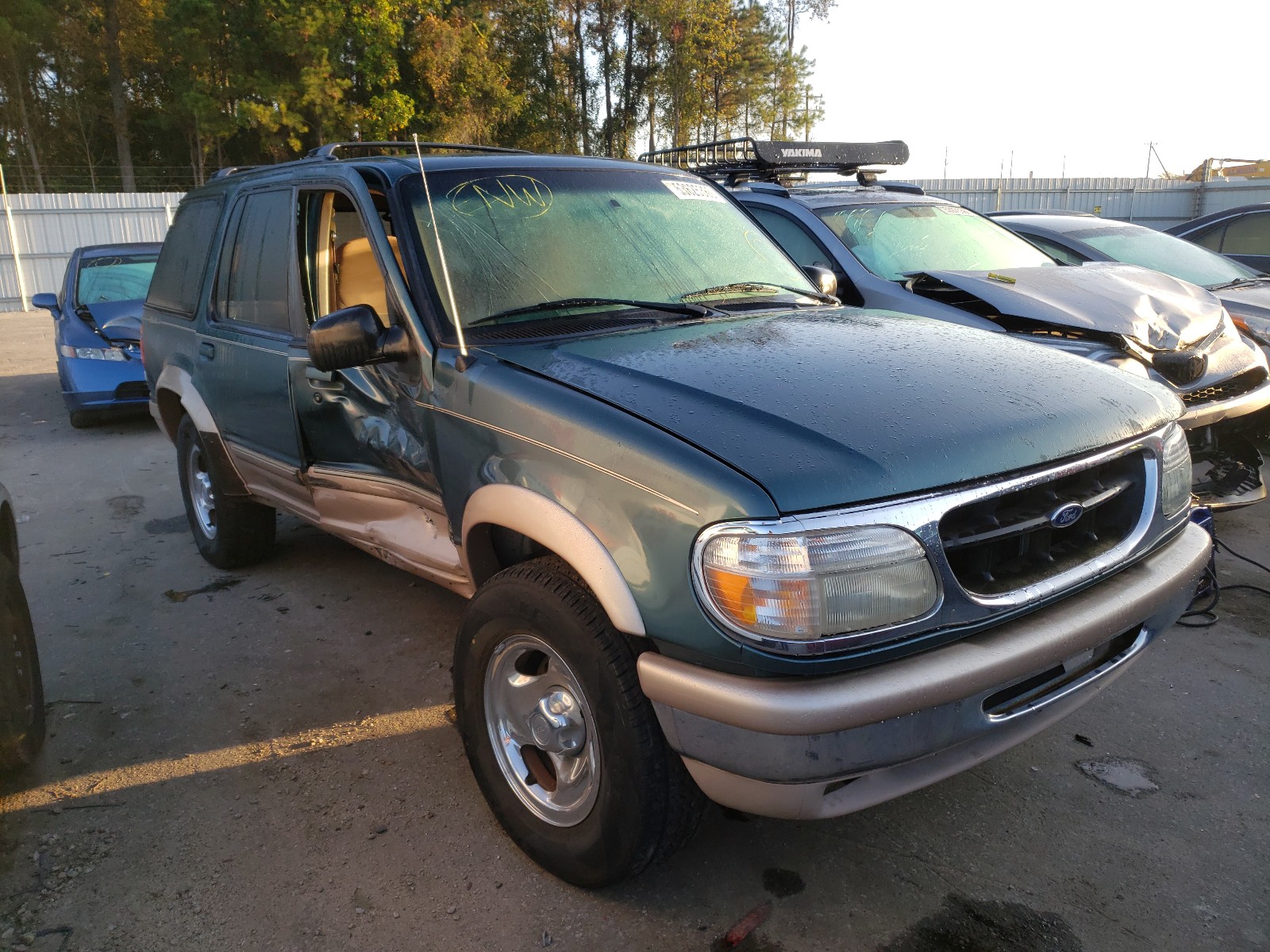 FORD EXPLORER 1996 with VIN 1FMDU32X6TUA61072 - Photo from auction