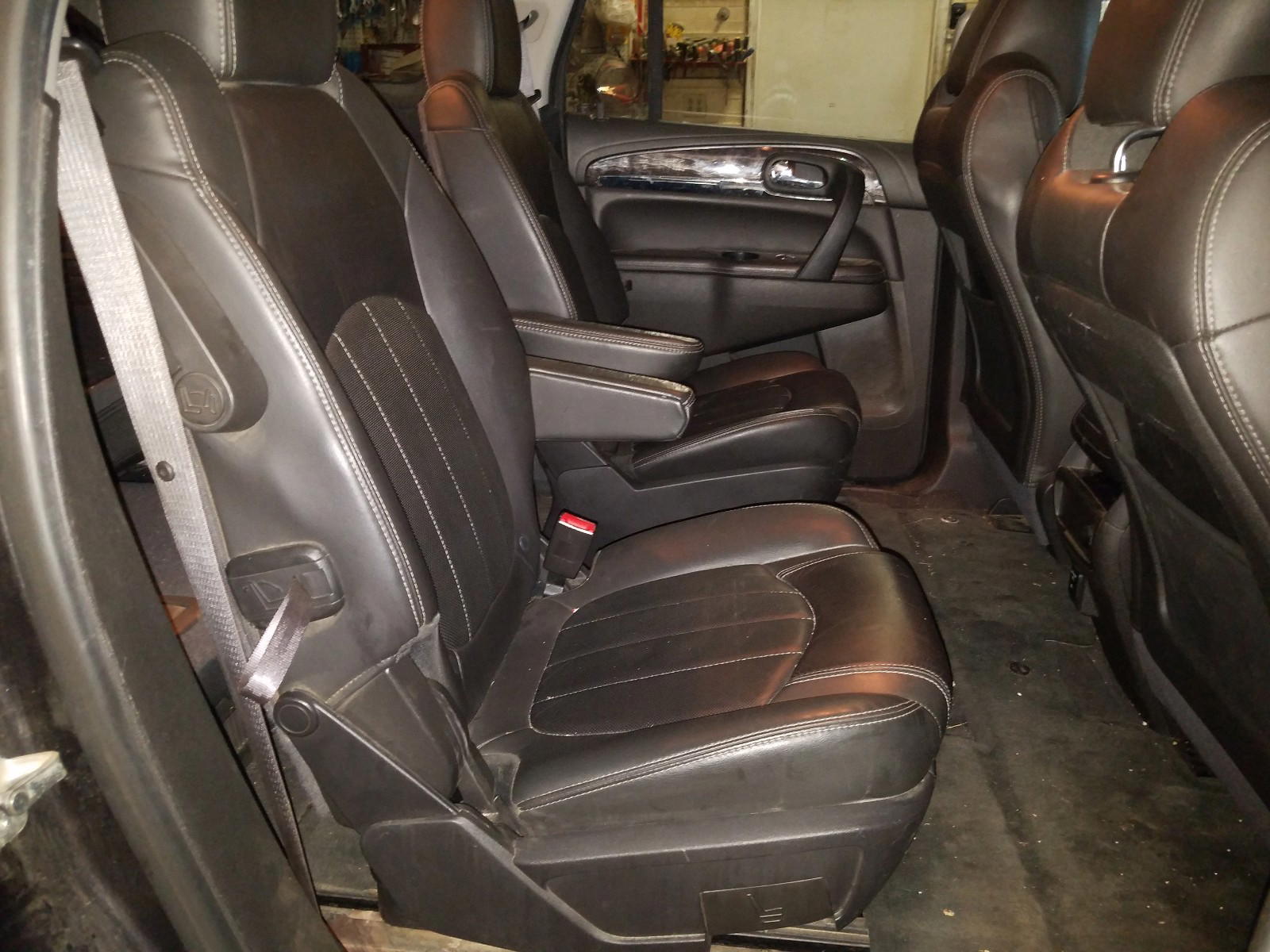 Photo 6 from auction – 2015 BUICK ENCLAVE with VIN 5GAKVBKD0FJ197763