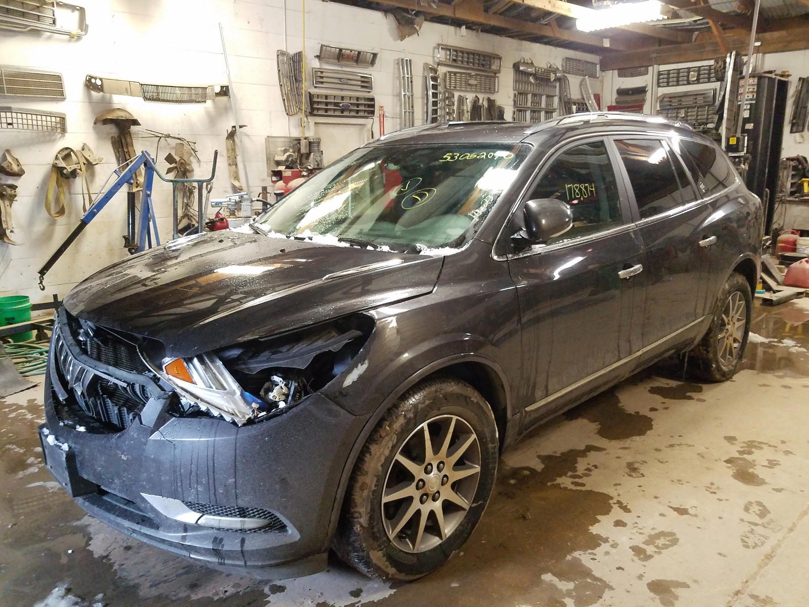 Photo 2 from auction – 2015 BUICK ENCLAVE with VIN 5GAKVBKD0FJ197763