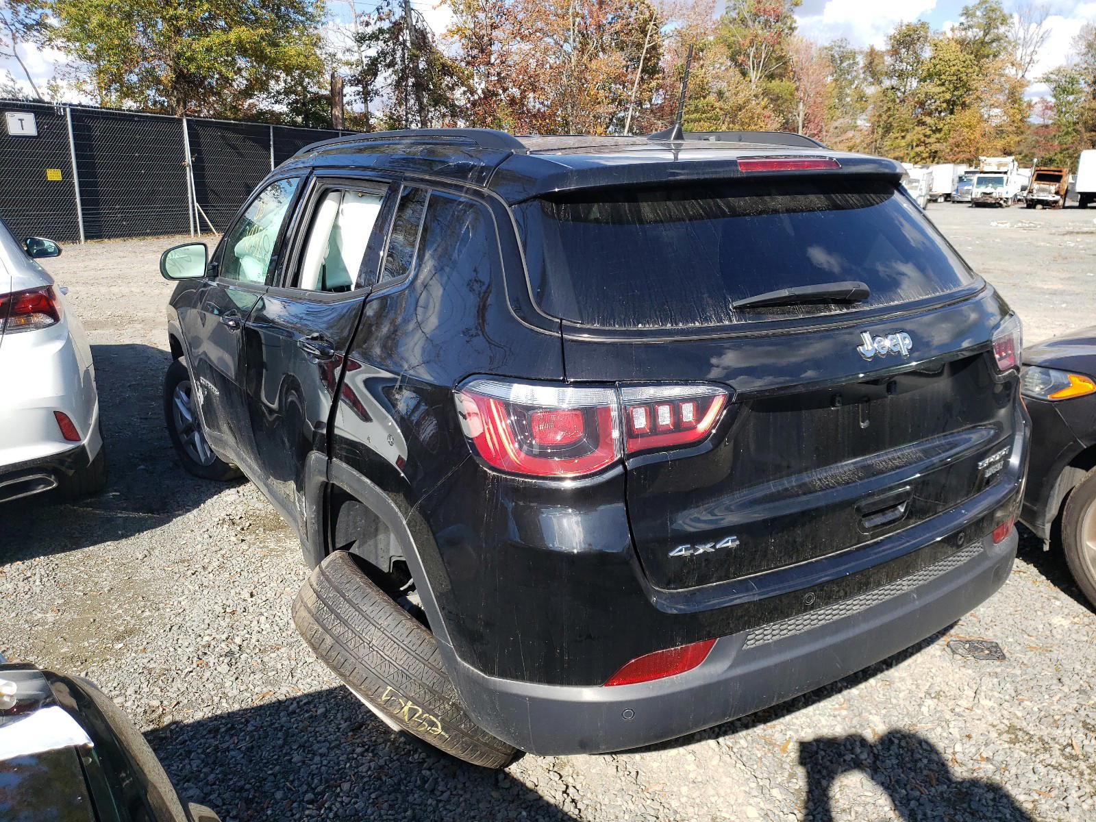 Photo 3 from auction – 2018 JEEP COMPASS SP with VIN 3C4NJDAB4JT424005