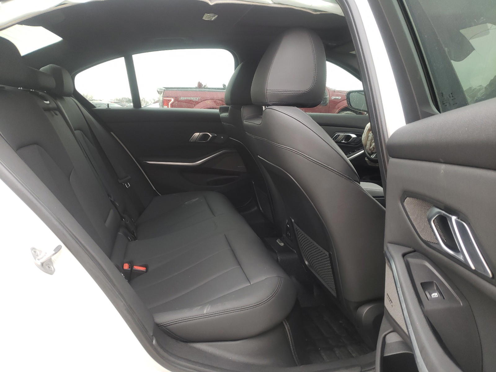 Photo 6 from auction – 2019 BMW 330XI with VIN WBA5R7C59KAJ80648