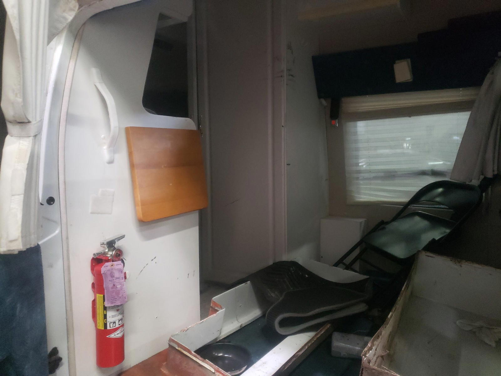 Photo 6 from auction – 2000 COAH TL with VIN 2B6KB31Z6YK109496