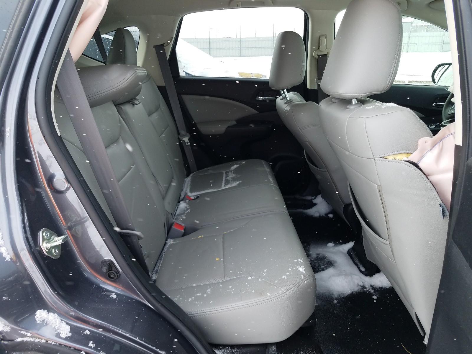 Photo 6 from auction – 2016 HONDA CR-V EX with VIN 2HKRM4H58GH725197