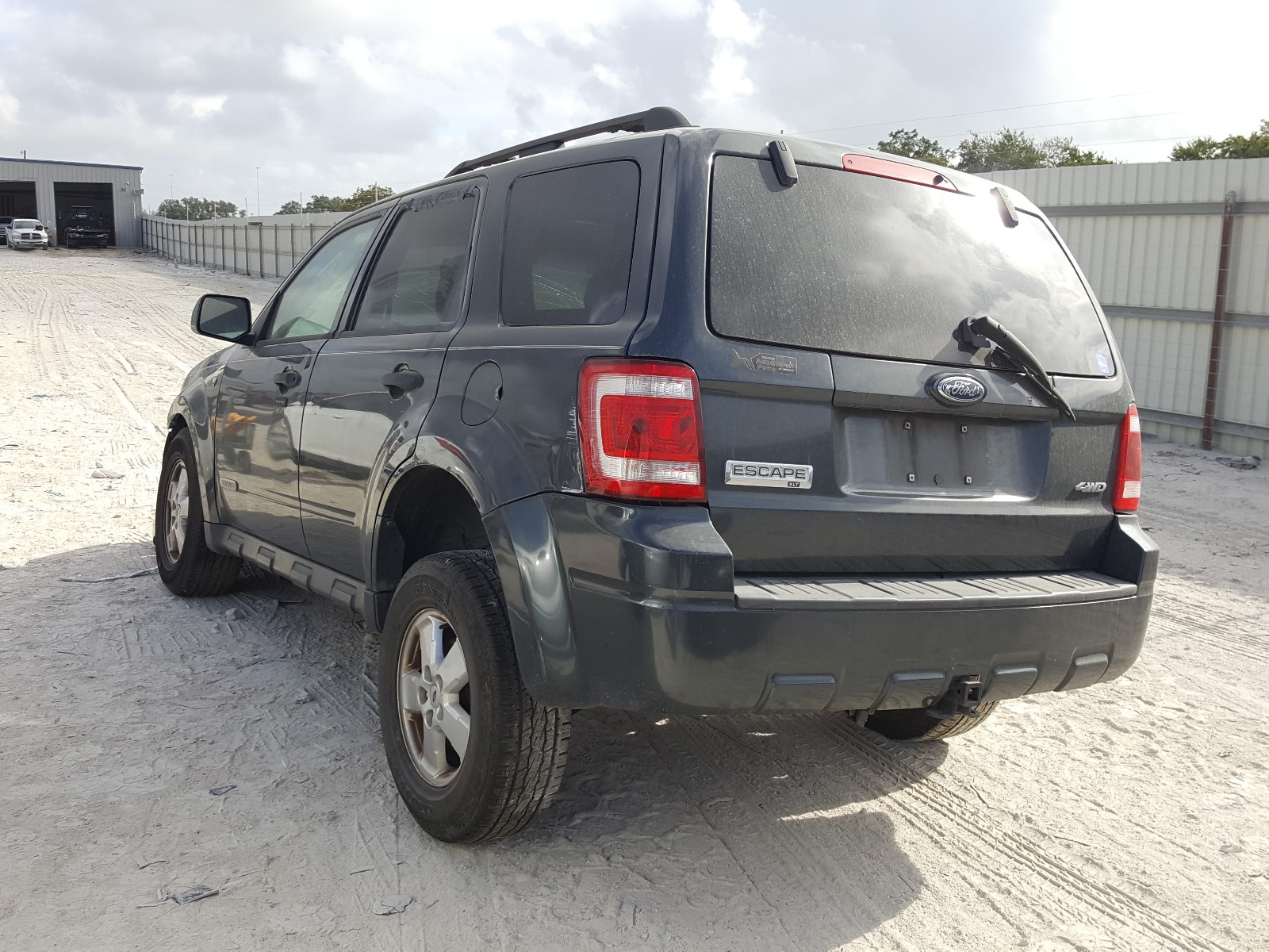 Photo 3 from auction – 2008 FORD ESCAPE XLT with VIN 1FMCU93108KB29085
