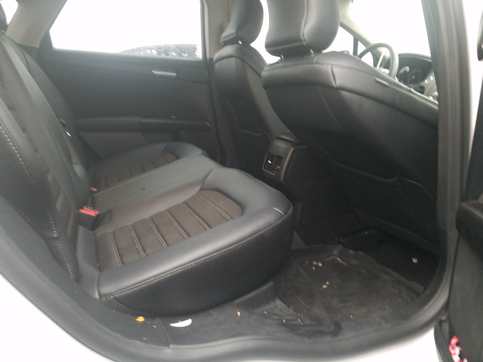 Photo 6 from auction – 2018 FORD FUSION SE with VIN 3FA6P0HDXJR165543
