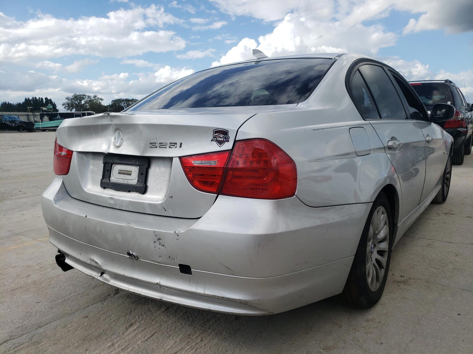 Photo 4 from auction – 2009 BMW 328 I with VIN WBAPH73589A173423