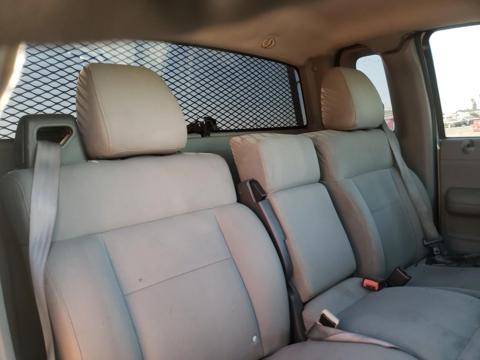 Photo 6 from auction – 2004 FORD F150 with VIN 1FTRF12W84NB65557