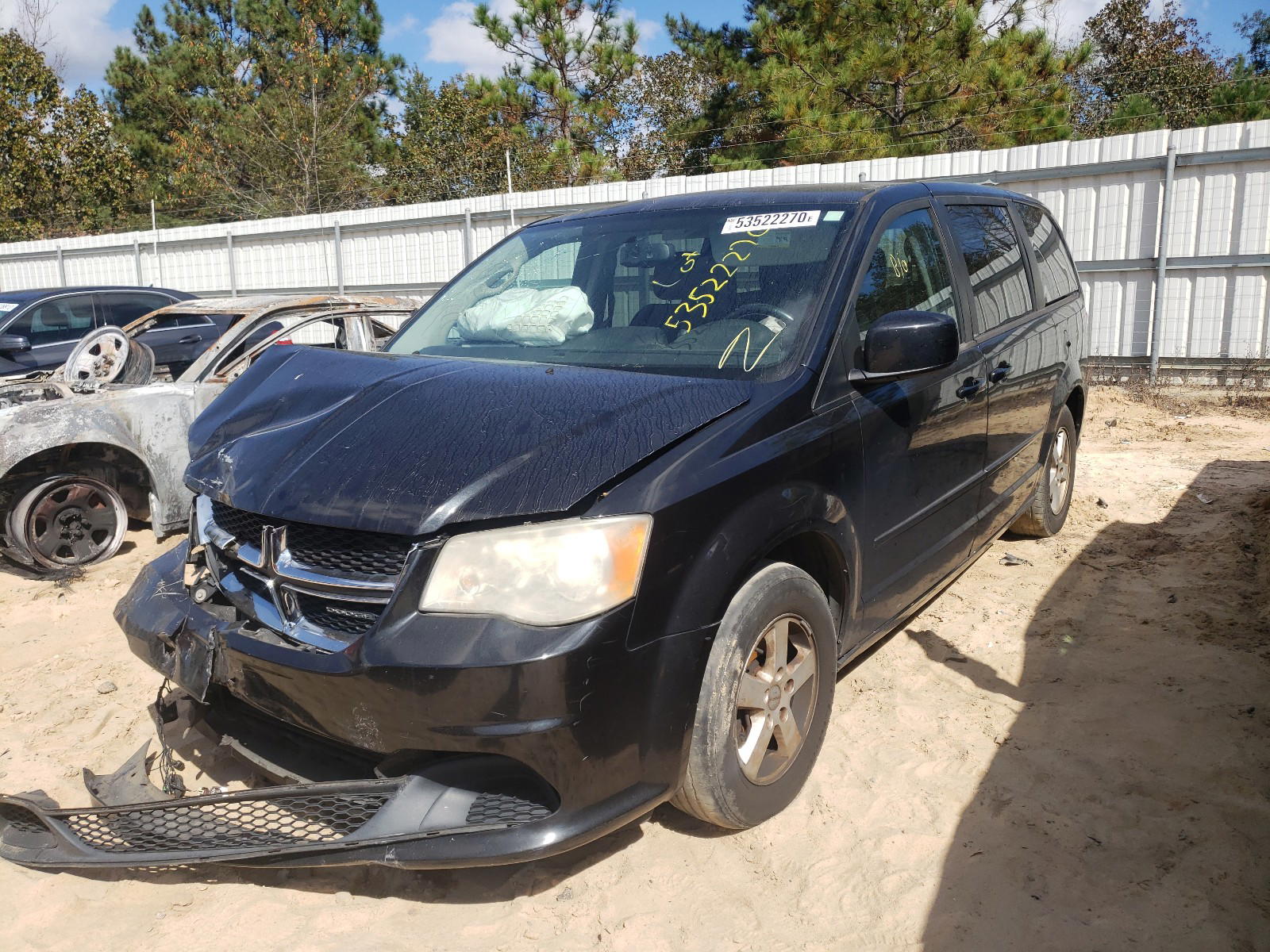 Photo 2 from auction – 2011 DODGE CARAVAN with VIN 2D4RN3DG6BR617514