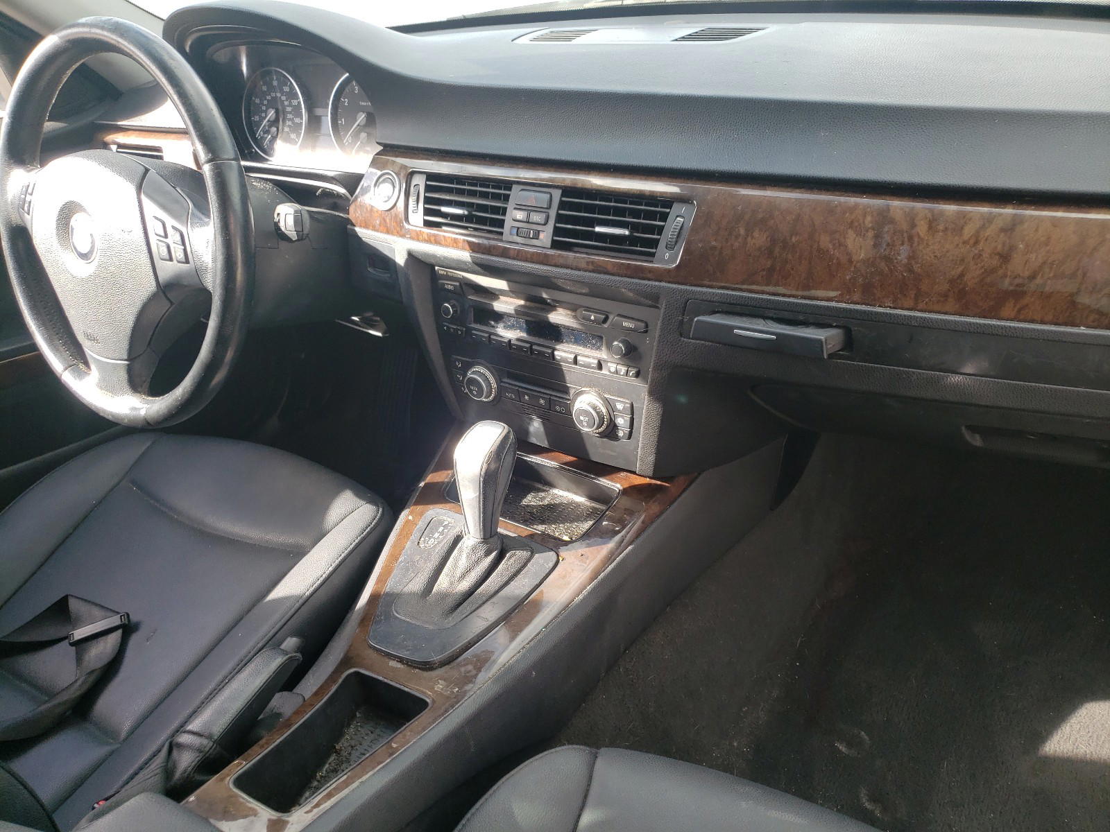 Photo 9 from auction – 2009 BMW 328 I with VIN WBAPH73589A173423