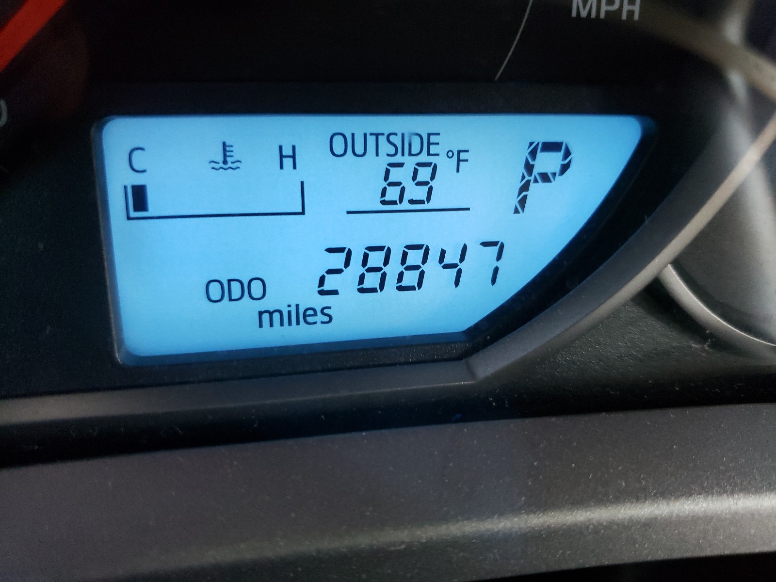 Photo 8 from auction – 2016 TOYOTA RAV4 LE with VIN JTMBFREV8GJ067627