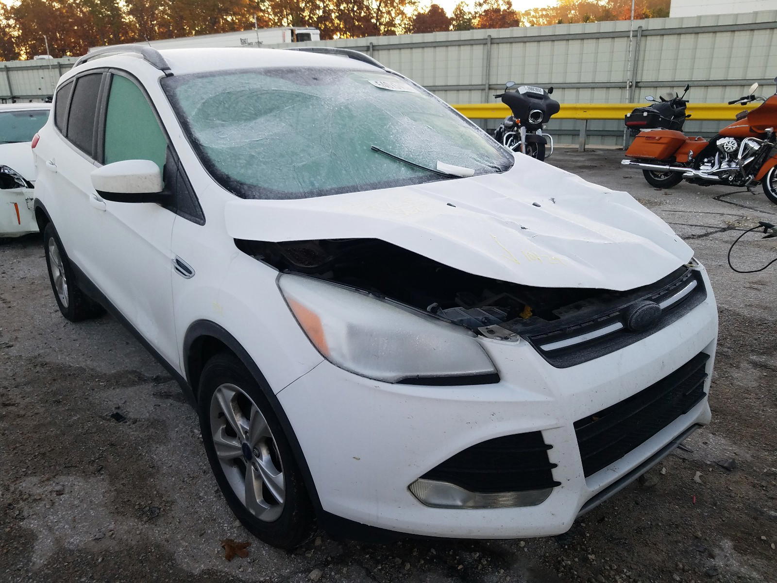 FORD ESCAPE SE 2015 with VIN 1FMCU0GX2FUC41740 - Photo from auction