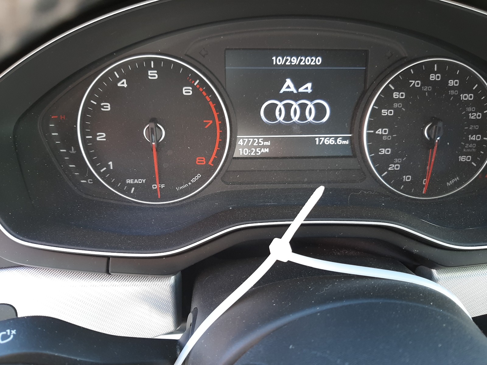 Снимка 8 от търг – 2017 AUDI A4 PREMIUM с VIN WAUGNAF48HN058949