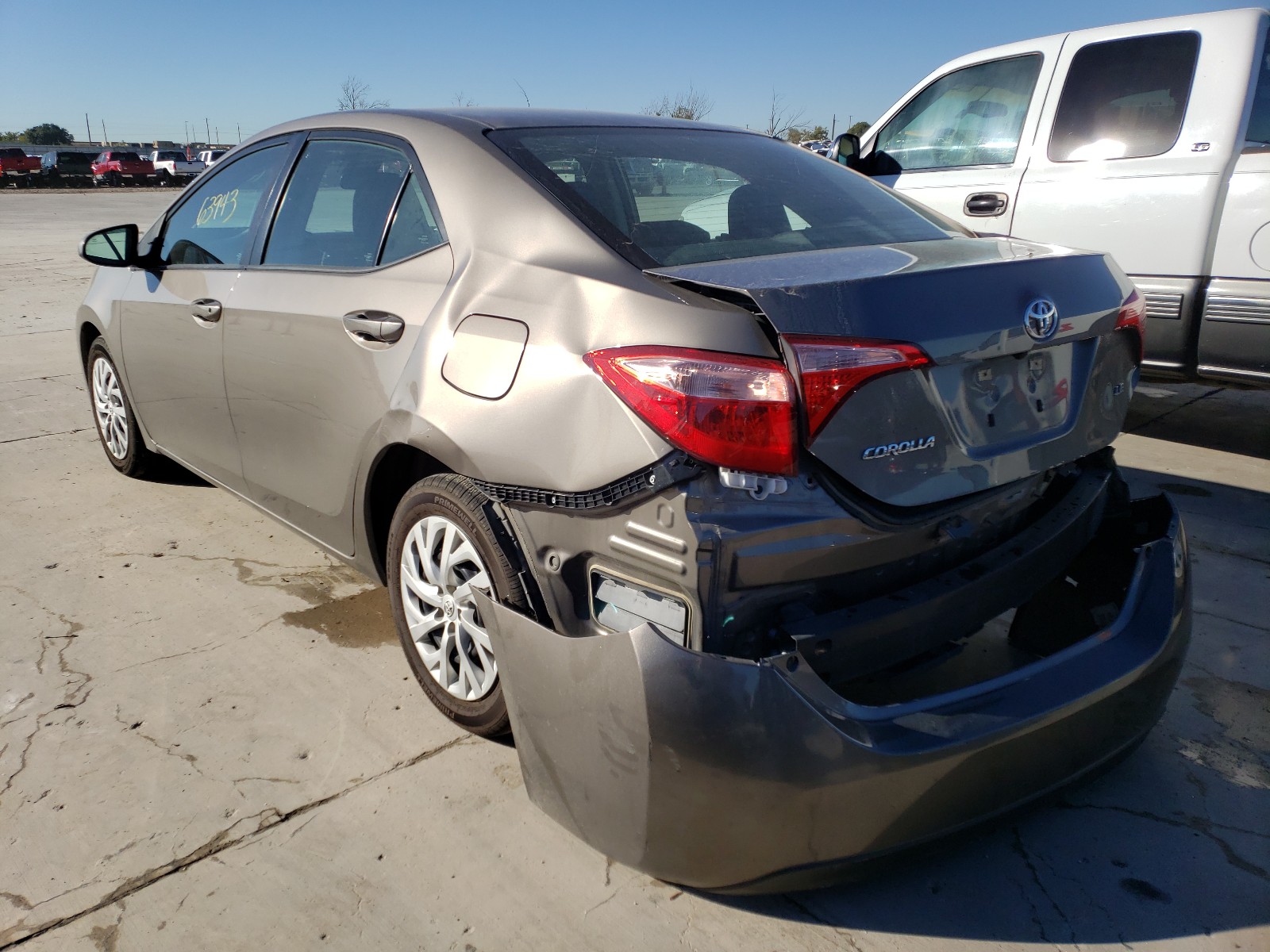 Zdjęcie 3 z aukcji – 2017 TOYOTA COROLLA L z VIN 5YFBURHE4HP714734