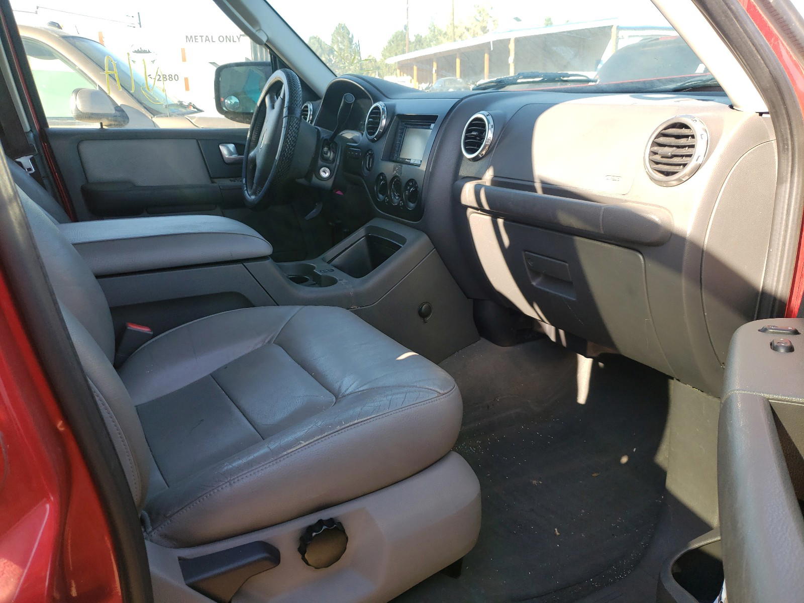 Photo 5 from auction – 2003 FORD EXPEDITION with VIN 1FMFU16L53LA77435
